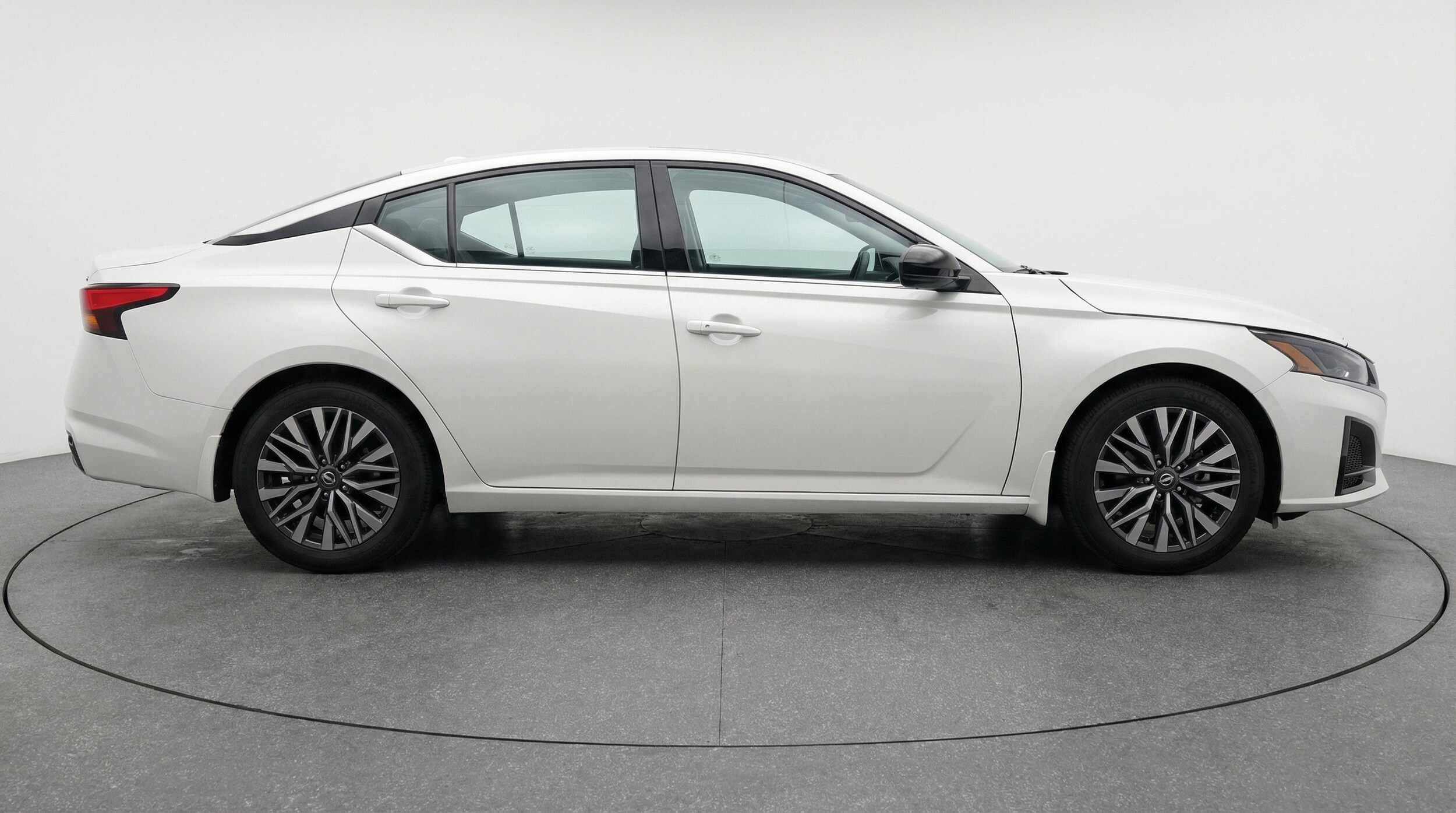 Thumbnail: 2025 Nissan Altima - 10