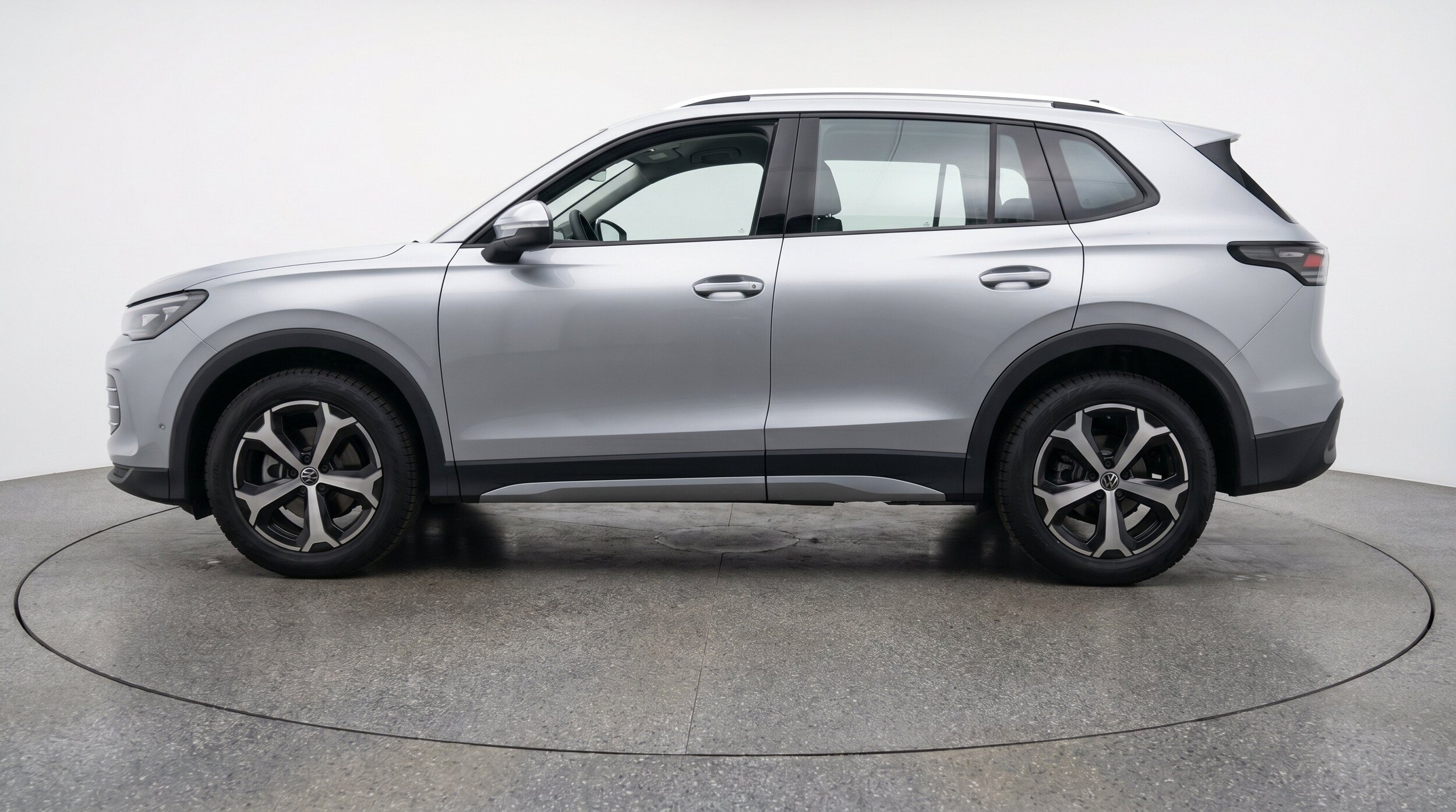 Thumbnail: 2026 Volkswagen Tiguan - 5