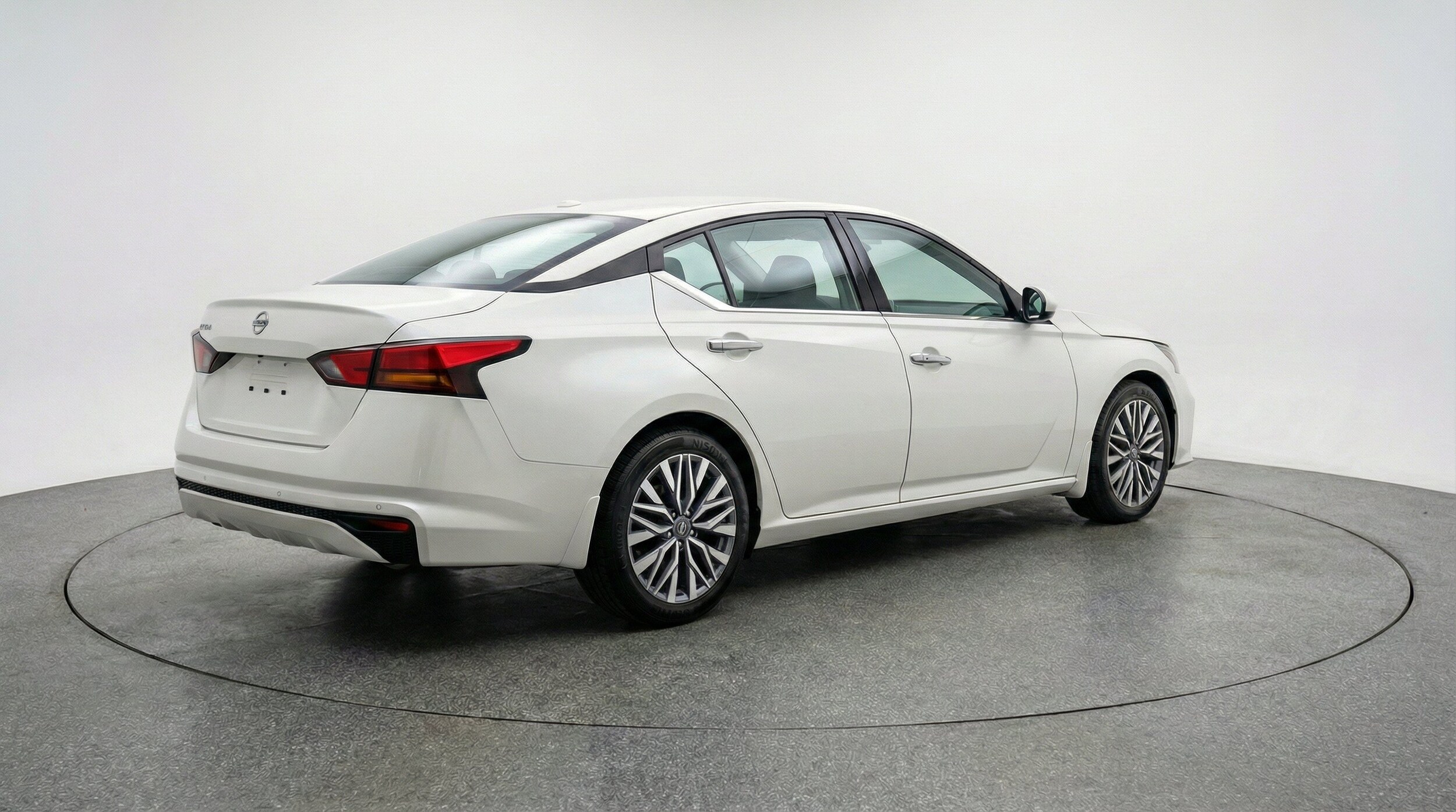 Thumbnail: 2025 Nissan Altima - 9