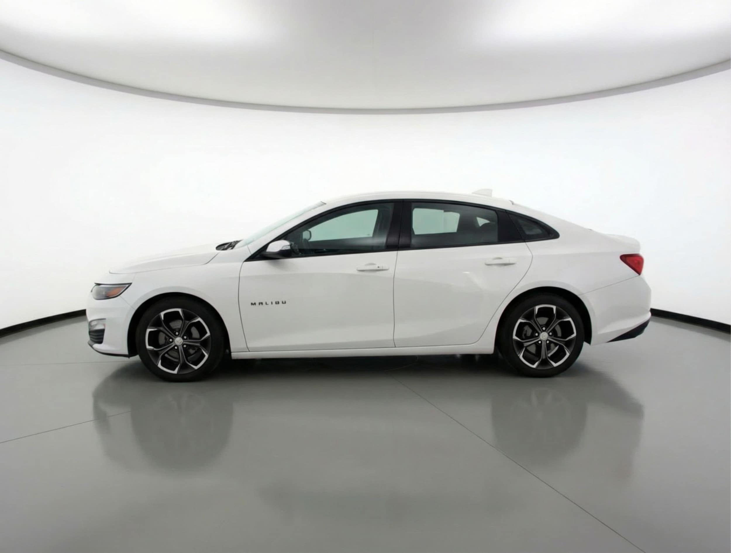 Thumbnail: 2024 Chevrolet Malibu - 4