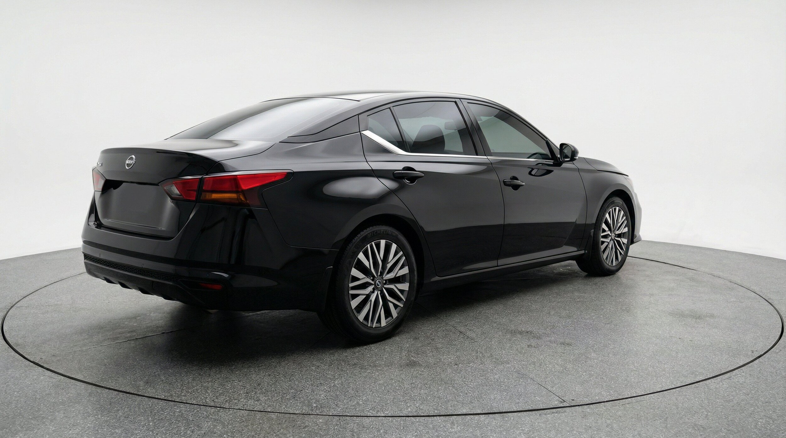 Thumbnail: 2025 Nissan Altima - 9