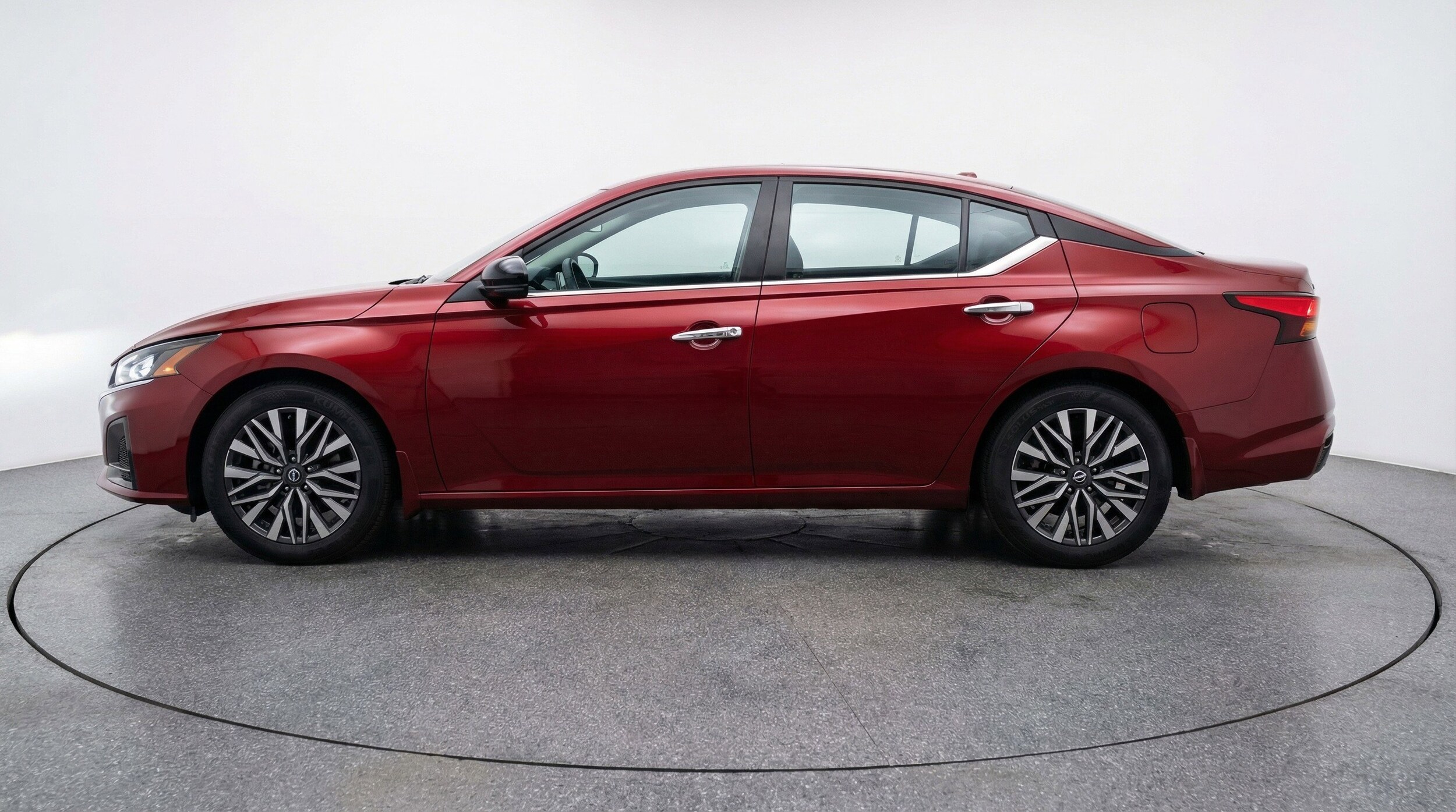 Thumbnail: 2025 Nissan Altima - 5