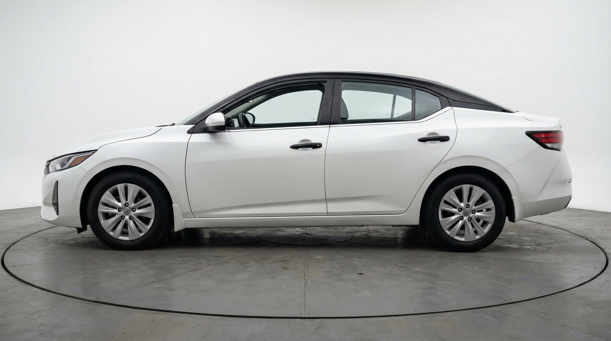 Thumbnail: 2025 Nissan Sentra - 5