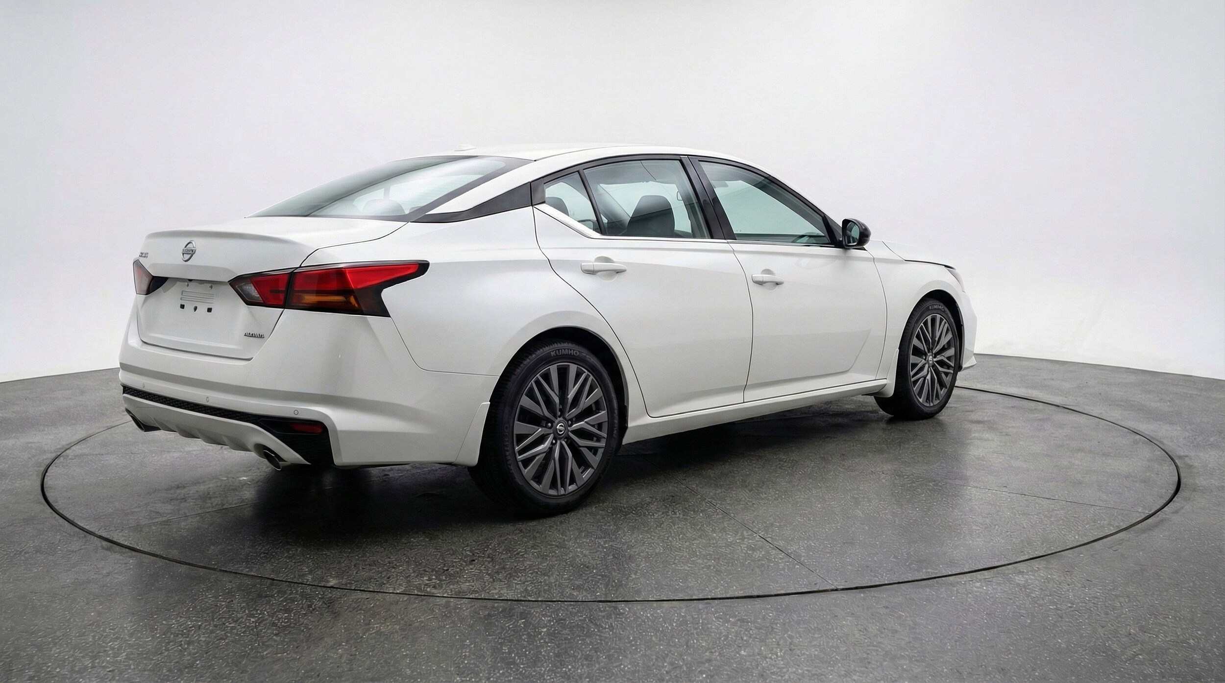 Thumbnail: 2025 Nissan Altima - 9