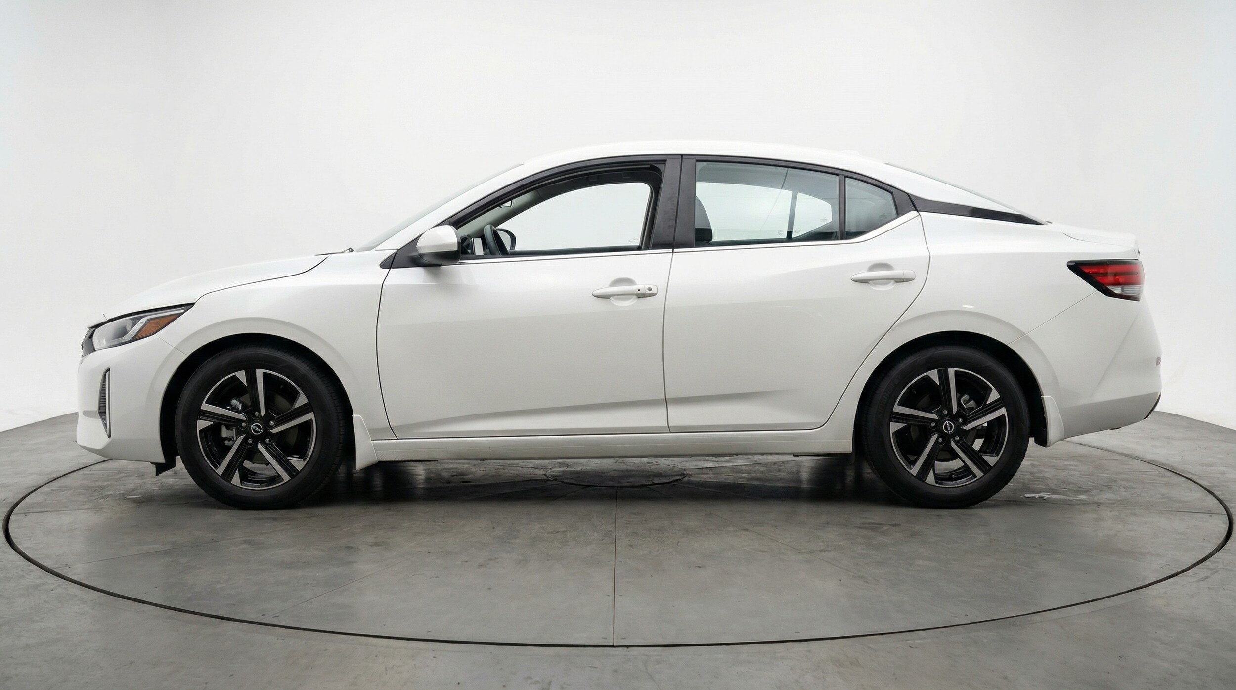 Thumbnail: 2025 Nissan Sentra - 4