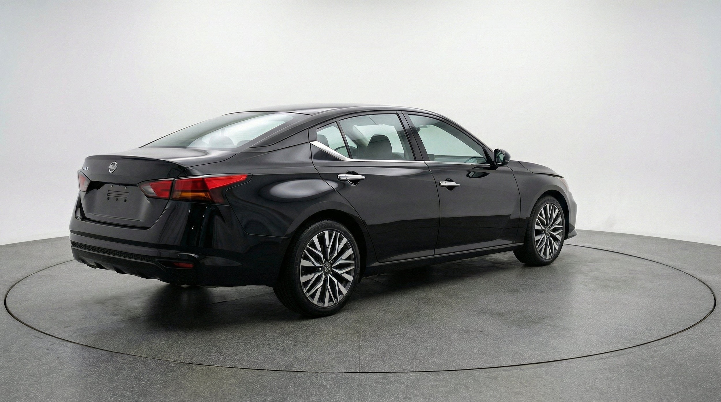 Thumbnail: 2025 Nissan Altima - 9