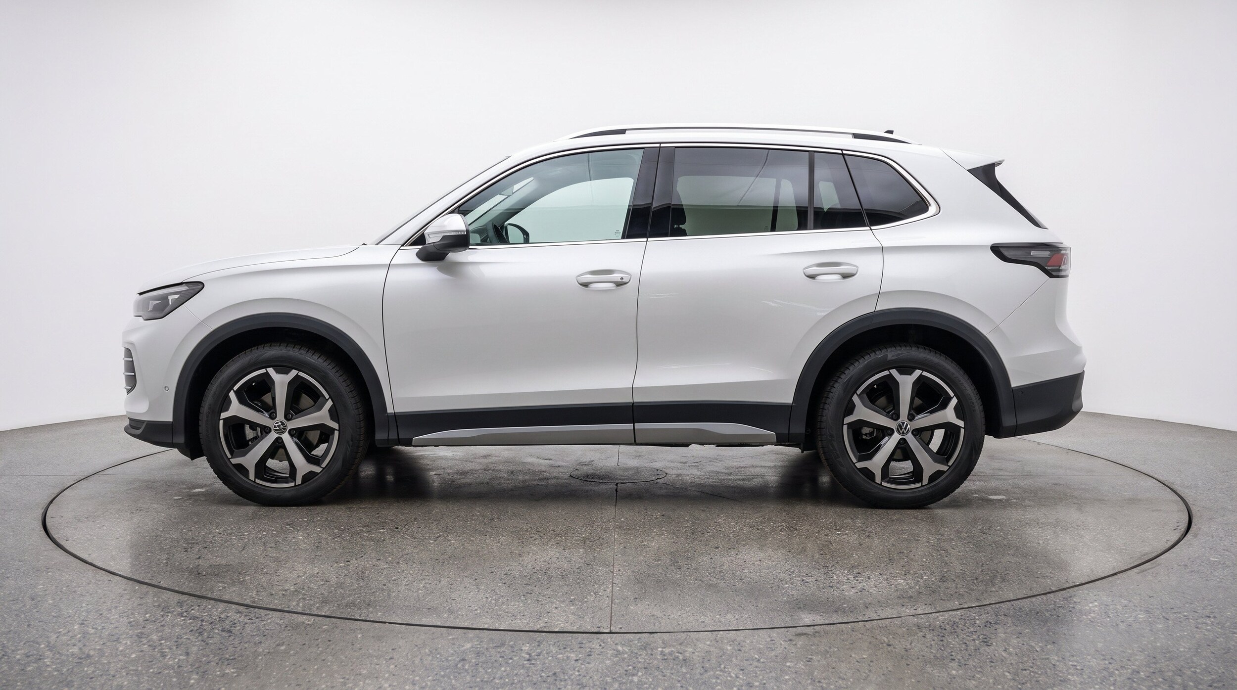 Thumbnail: 2026 Volkswagen Tiguan - 5