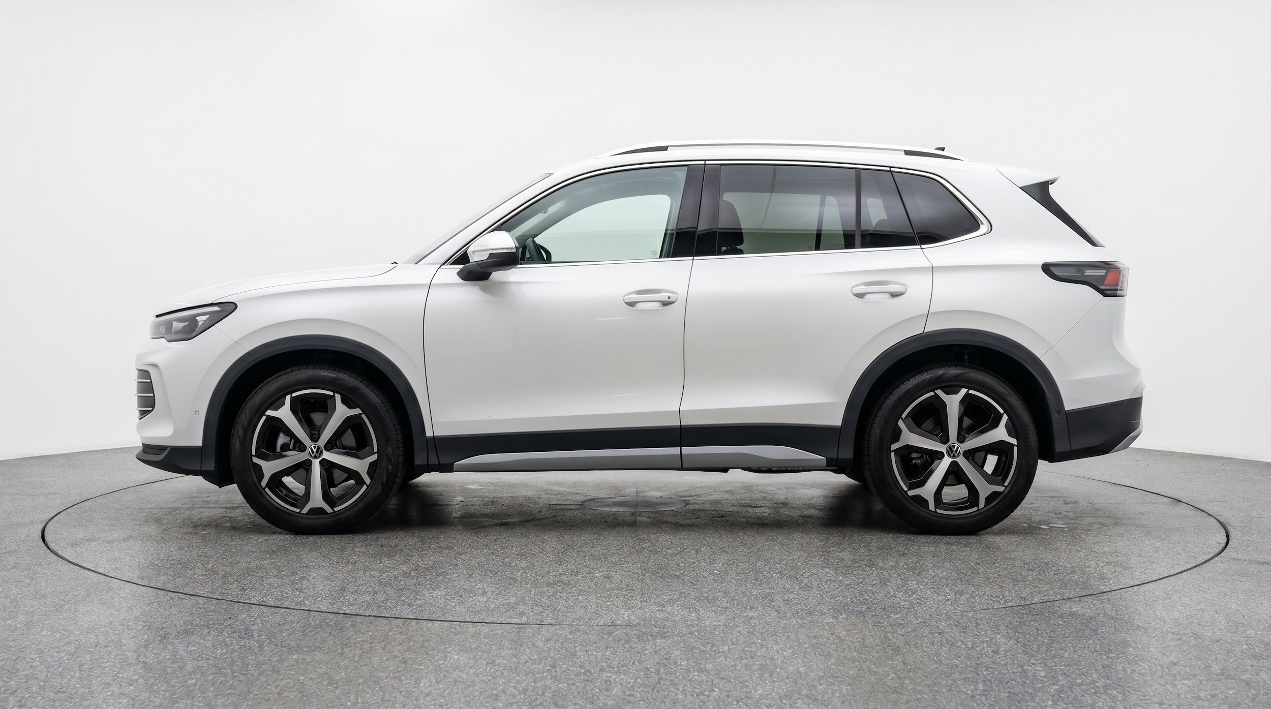 Thumbnail: 2026 Volkswagen Tiguan - 5