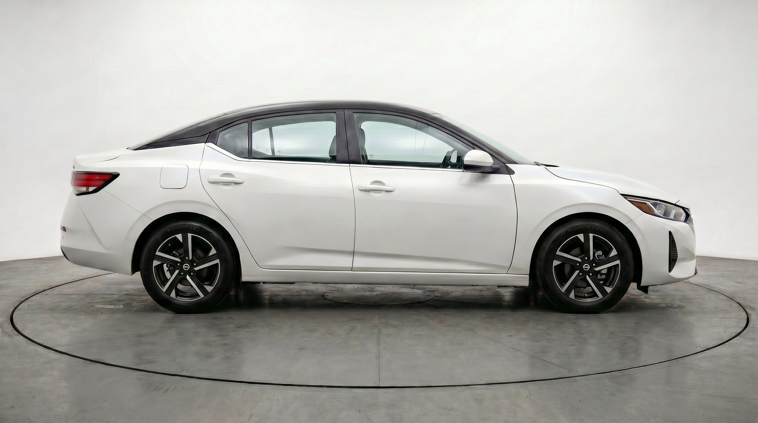 Thumbnail: 2025 Nissan Sentra - 10