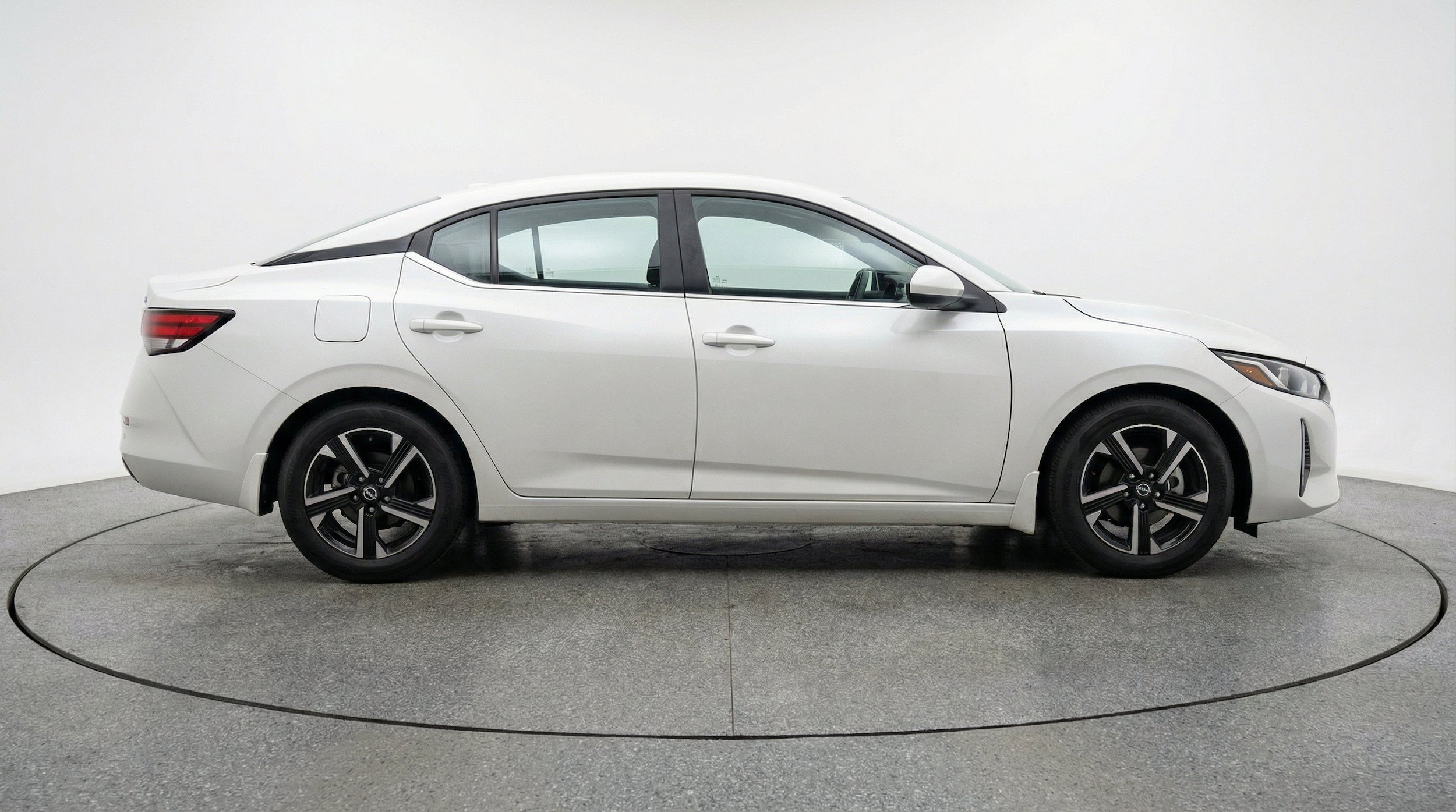 Thumbnail: 2025 Nissan Sentra - 10
