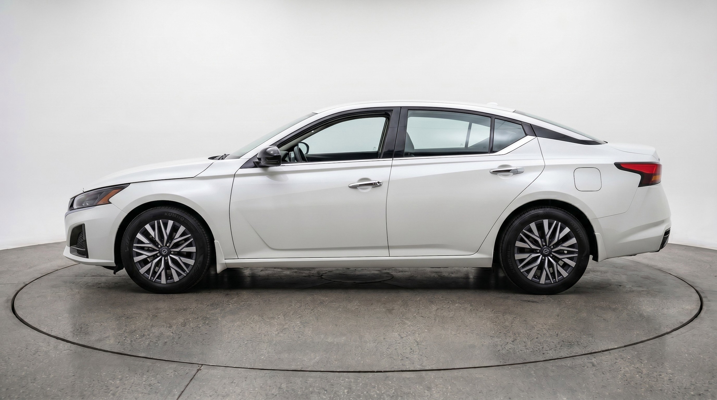 Thumbnail: 2025 Nissan Altima - 5