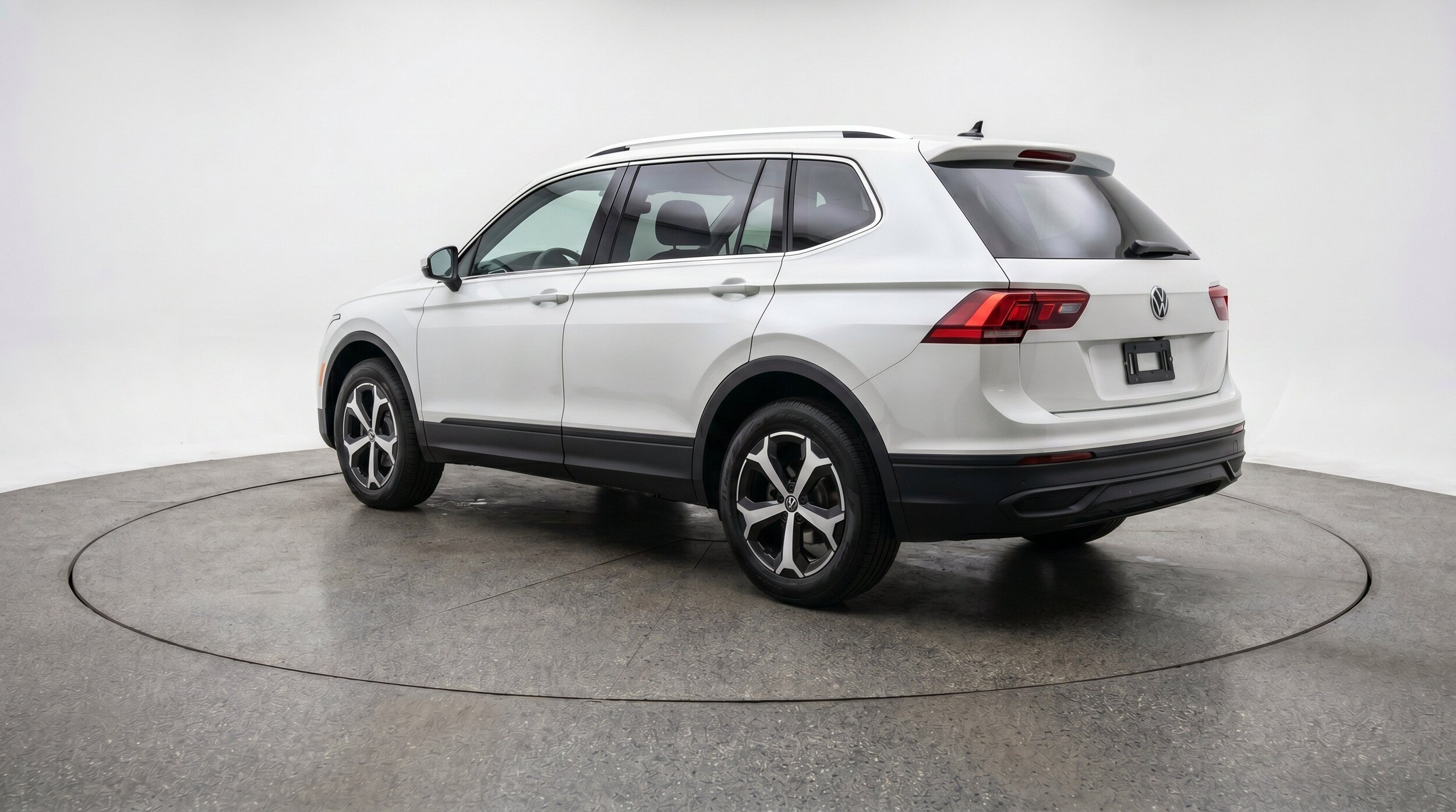 Thumbnail: 2026 Volkswagen Tiguan - 6