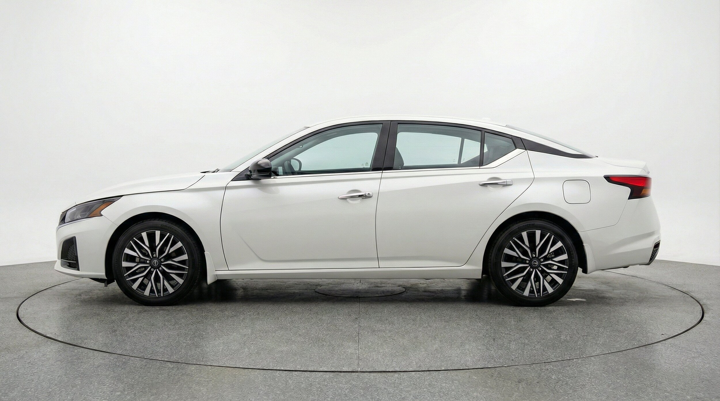 Thumbnail: 2025 Nissan Altima - 5