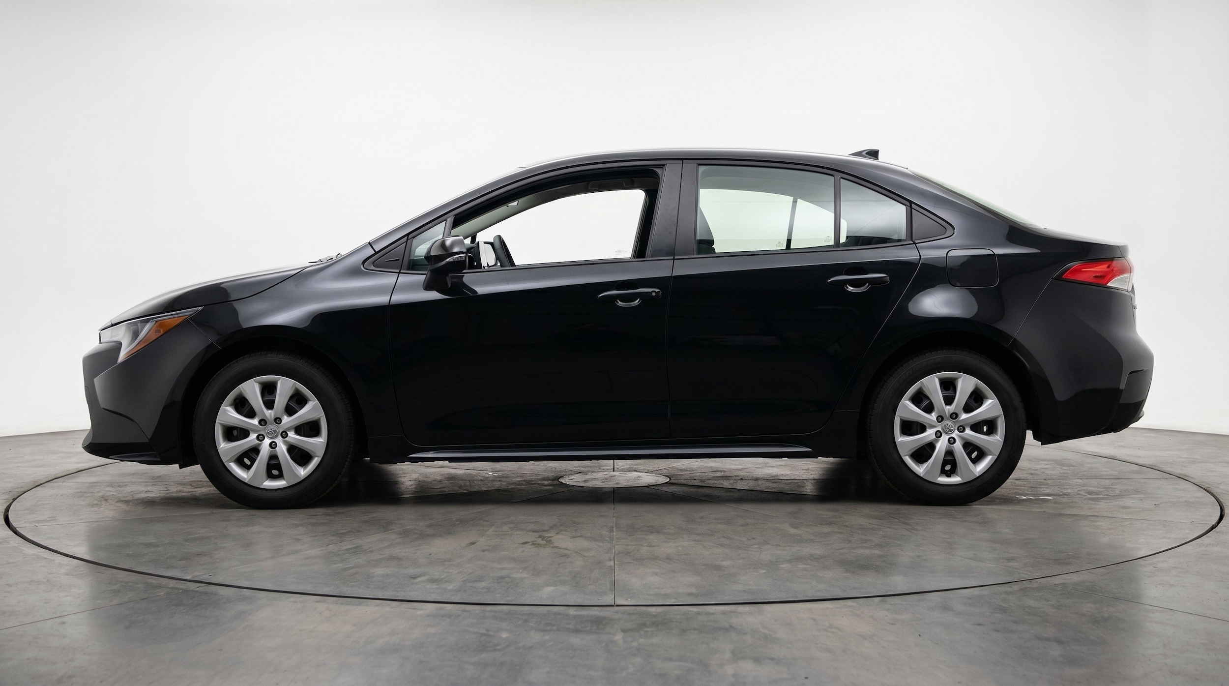 Thumbnail: 2025 Toyota Corolla - 5