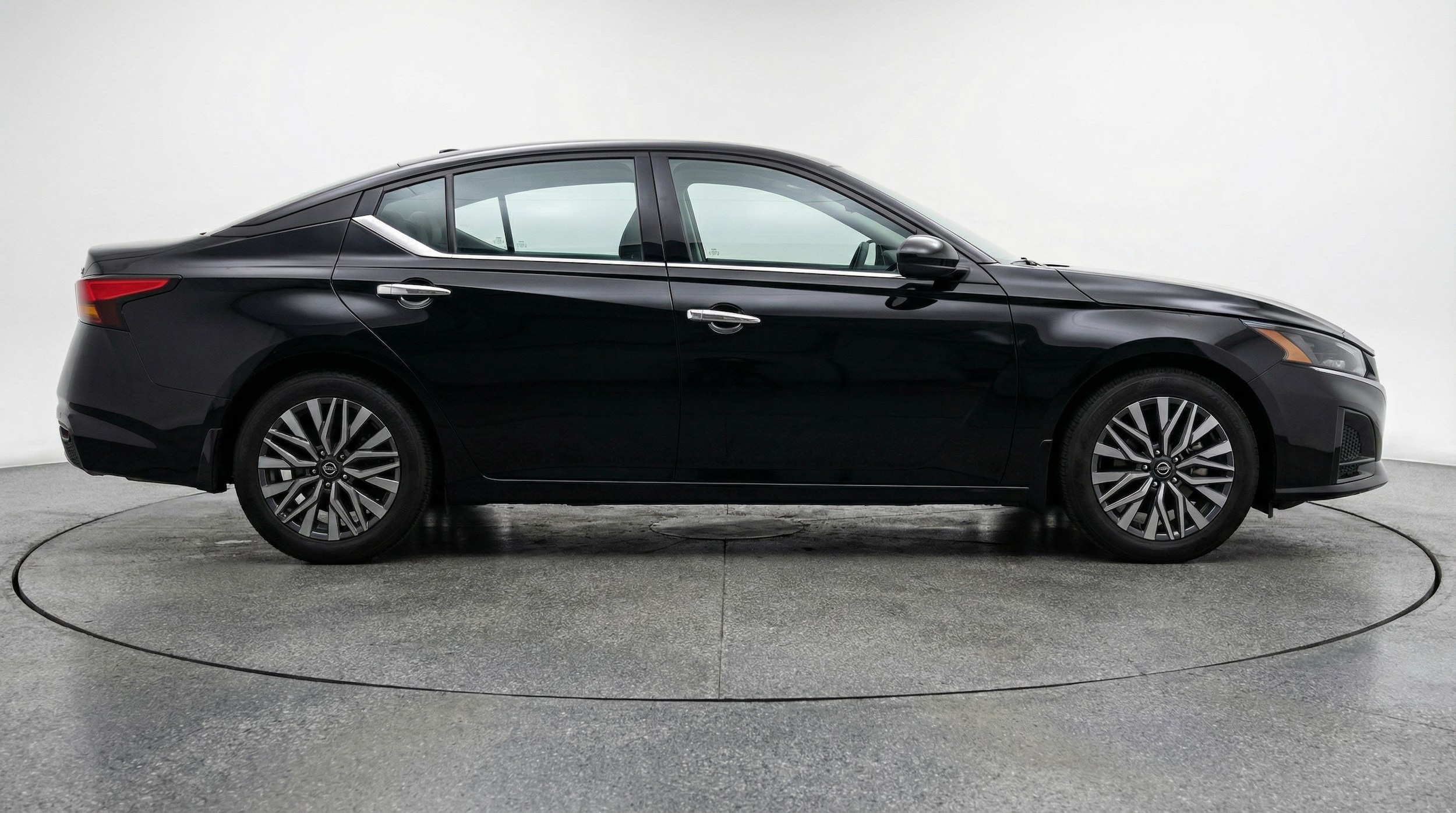 Thumbnail: 2025 Nissan Altima - 8