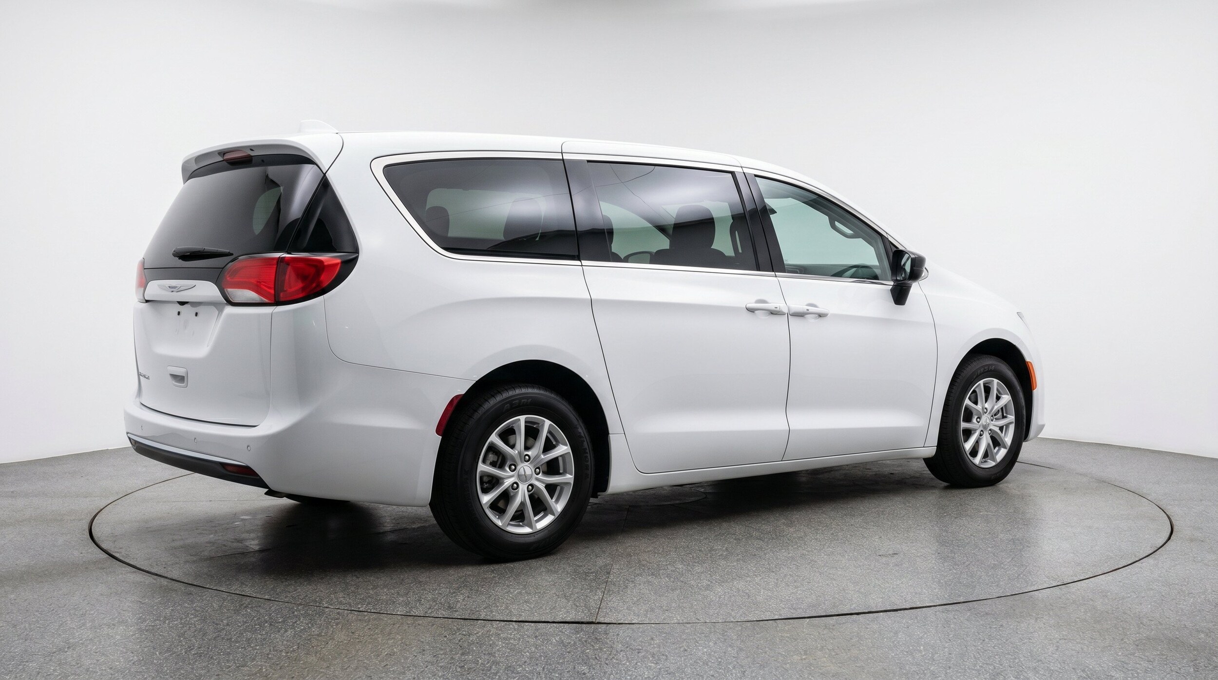 Thumbnail: 2024 Chrysler Voyager - 9