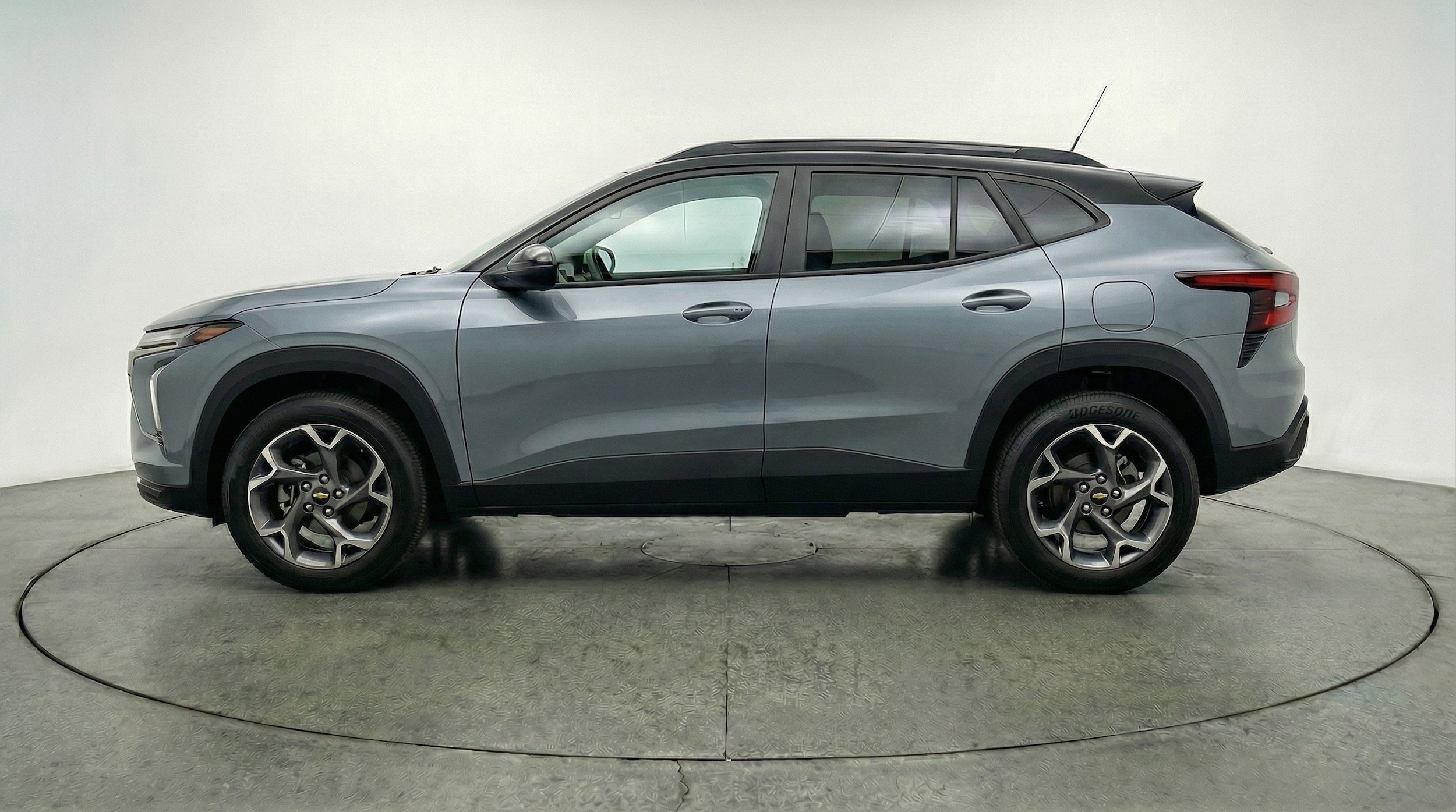 Thumbnail: 2025 Chevrolet Trax - 5