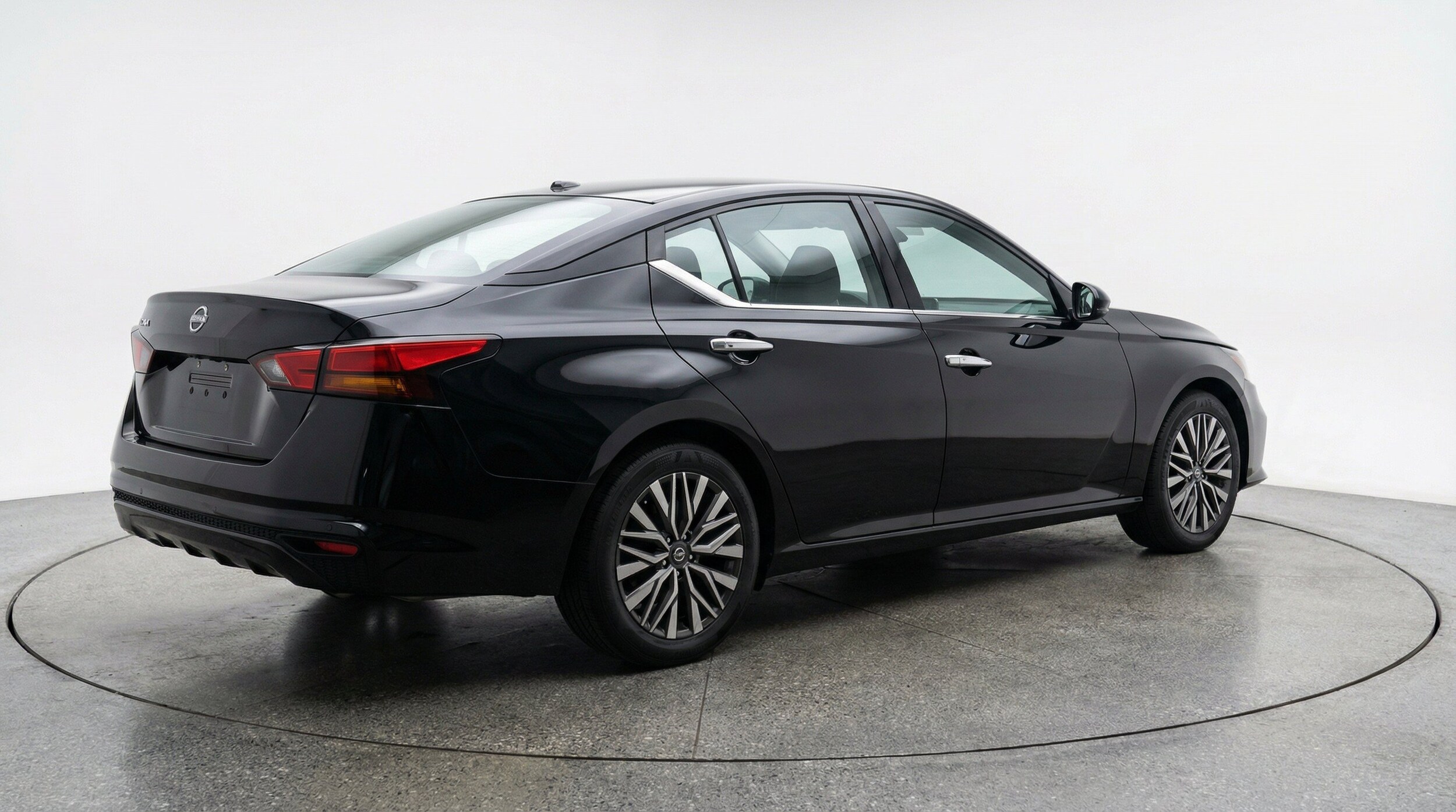 Thumbnail: 2025 Nissan Altima - 9