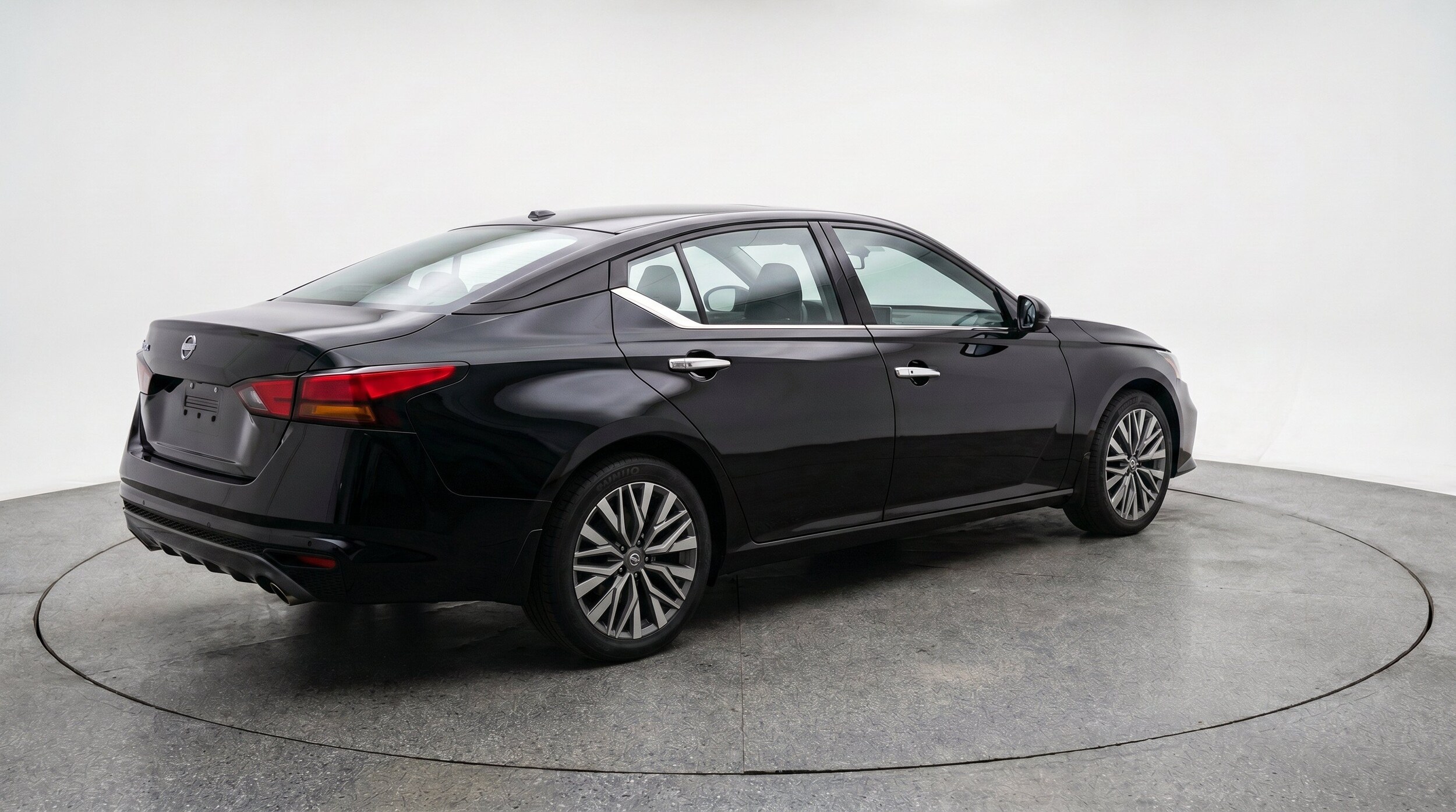 Thumbnail: 2025 Nissan Altima - 9