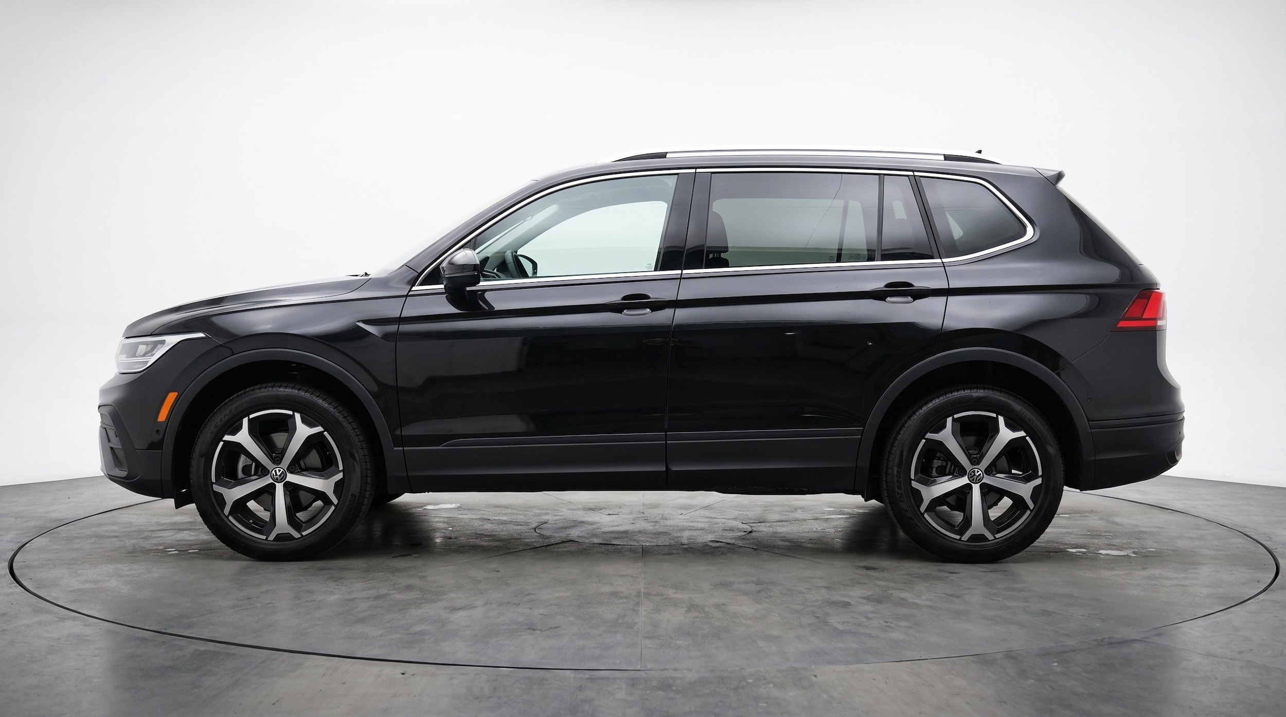 Thumbnail: 2026 Volkswagen Tiguan - 5