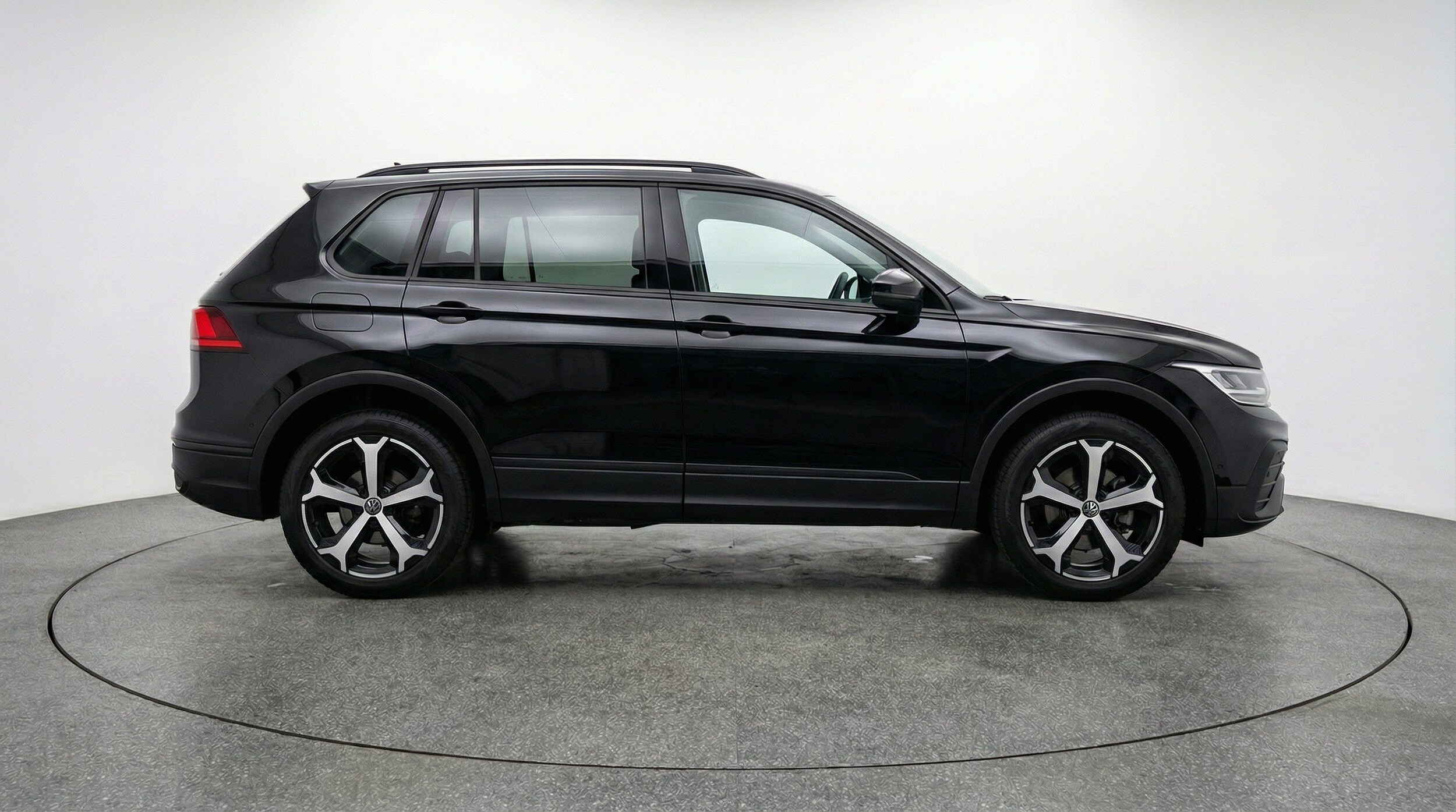 Thumbnail: 2026 Volkswagen Tiguan - 11