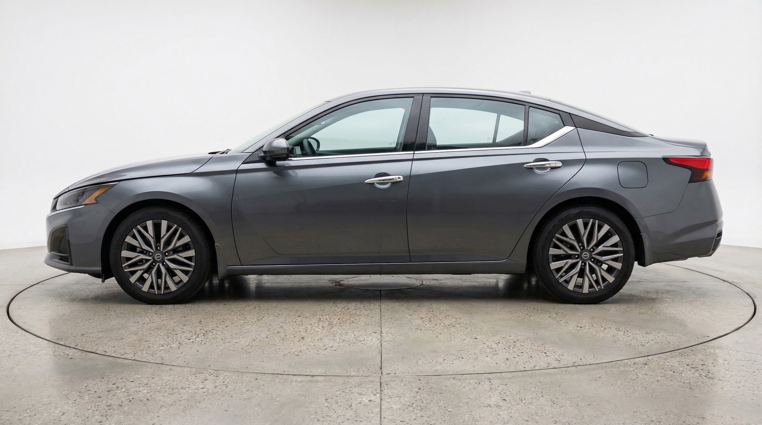 Thumbnail: 2025 Nissan Altima - 5