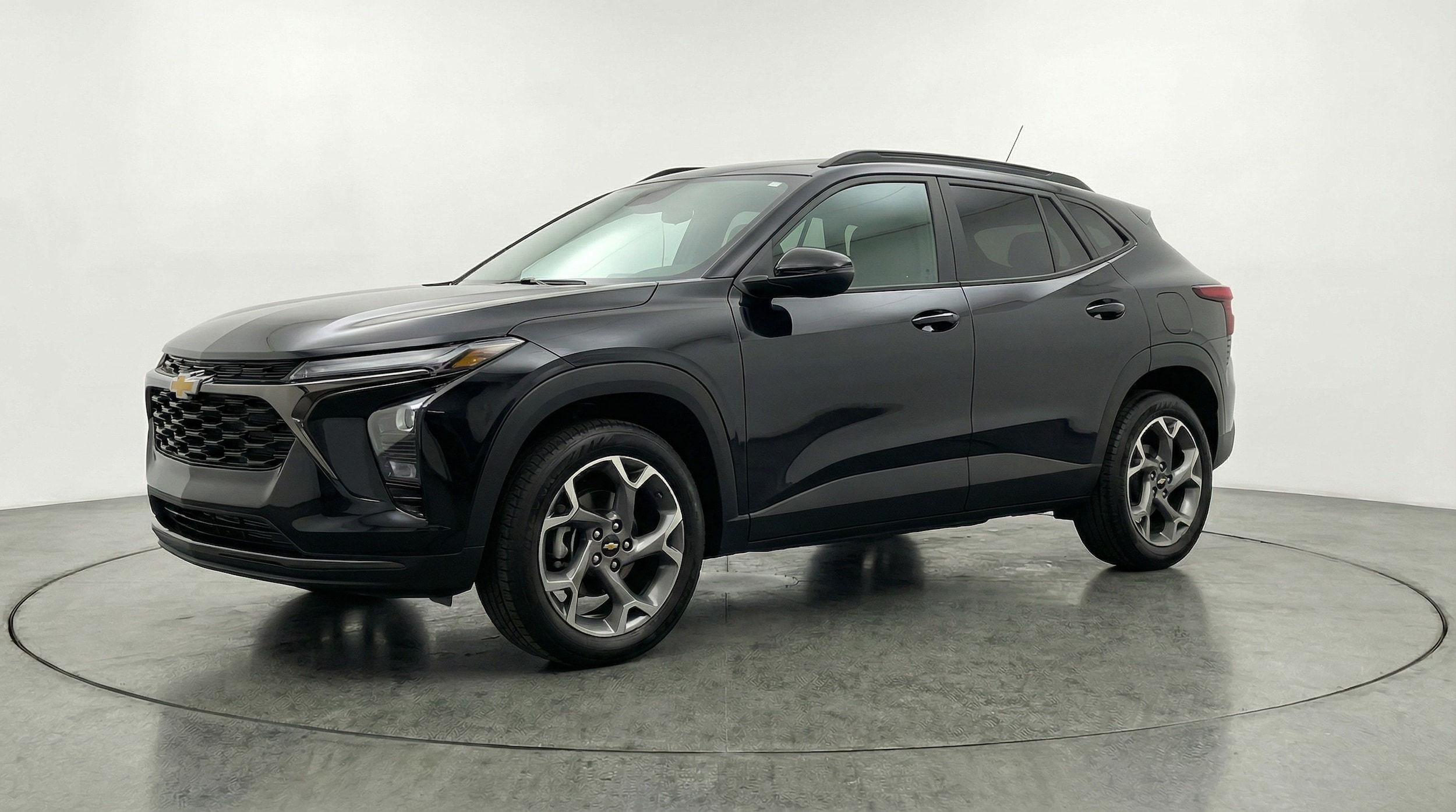 Thumbnail: 2025 Chevrolet Trax - 3