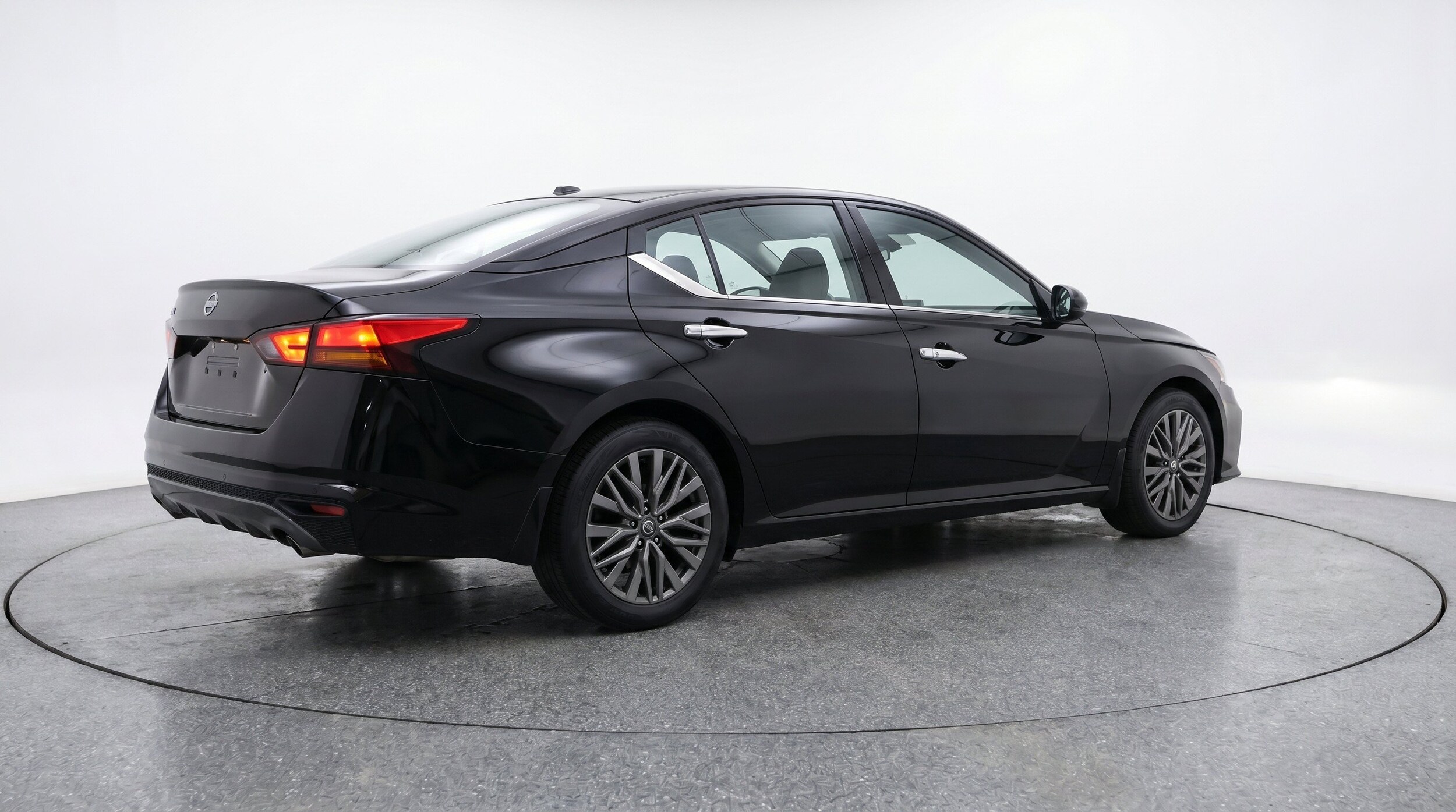 Thumbnail: 2025 Nissan Altima - 9