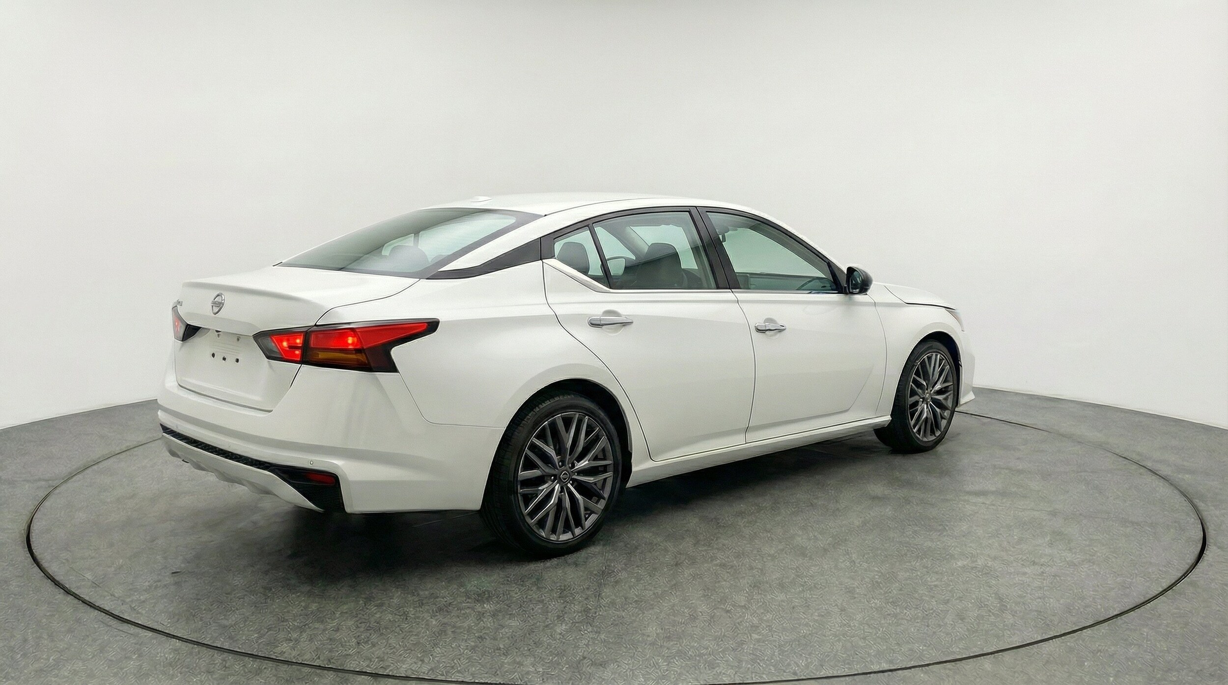 Thumbnail: 2025 Nissan Altima - 9