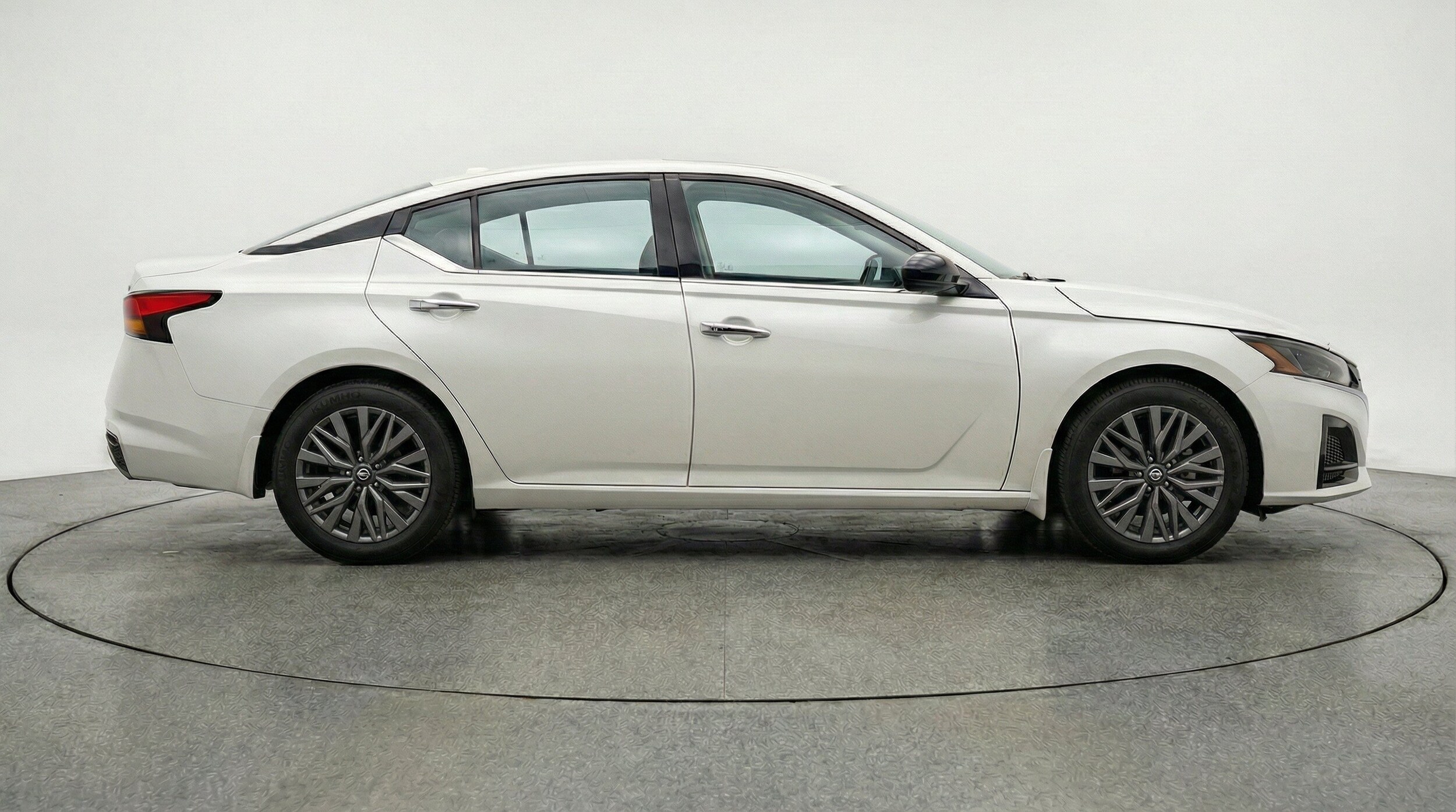 Thumbnail: 2025 Nissan Altima - 10