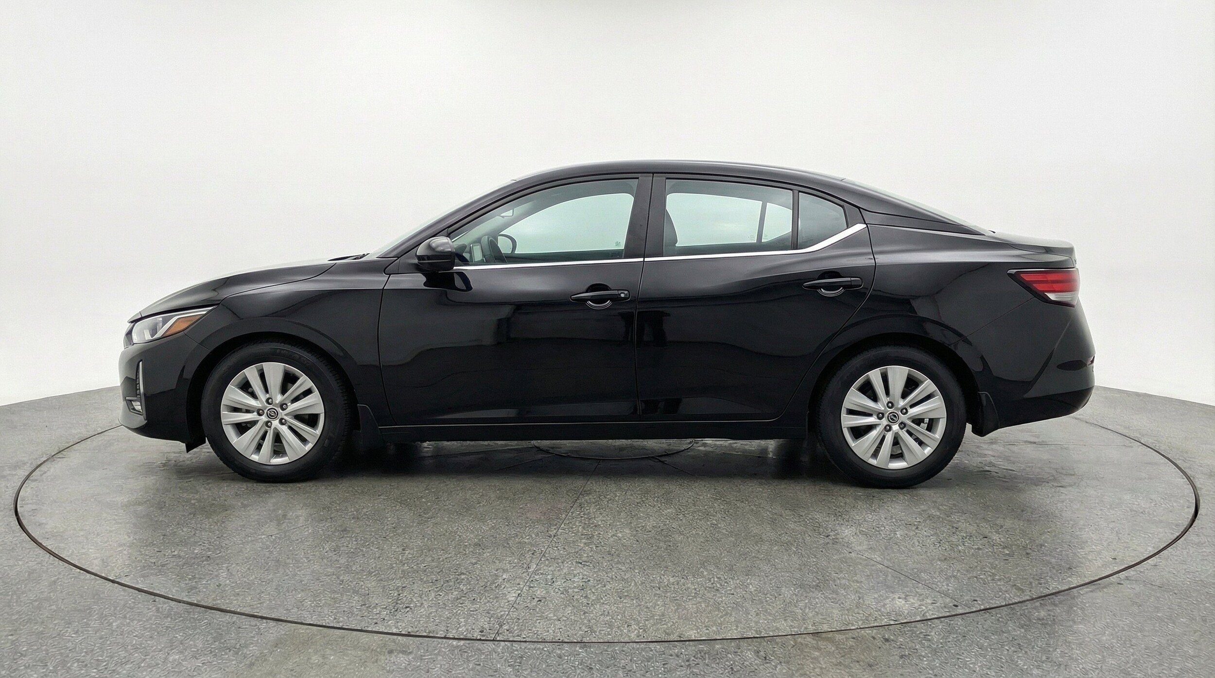 Thumbnail: 2025 Nissan Sentra - 5