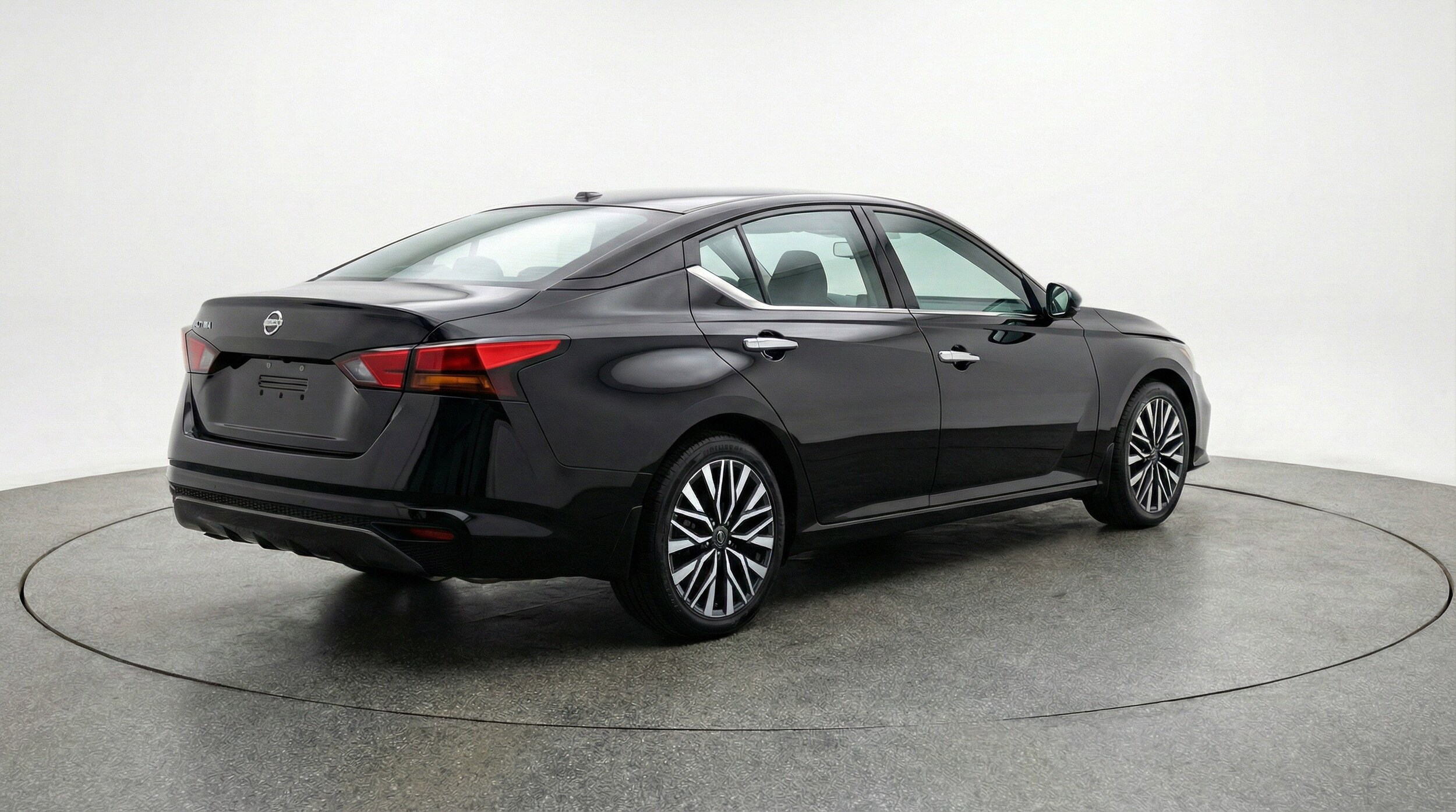 Thumbnail: 2025 Nissan Altima - 9