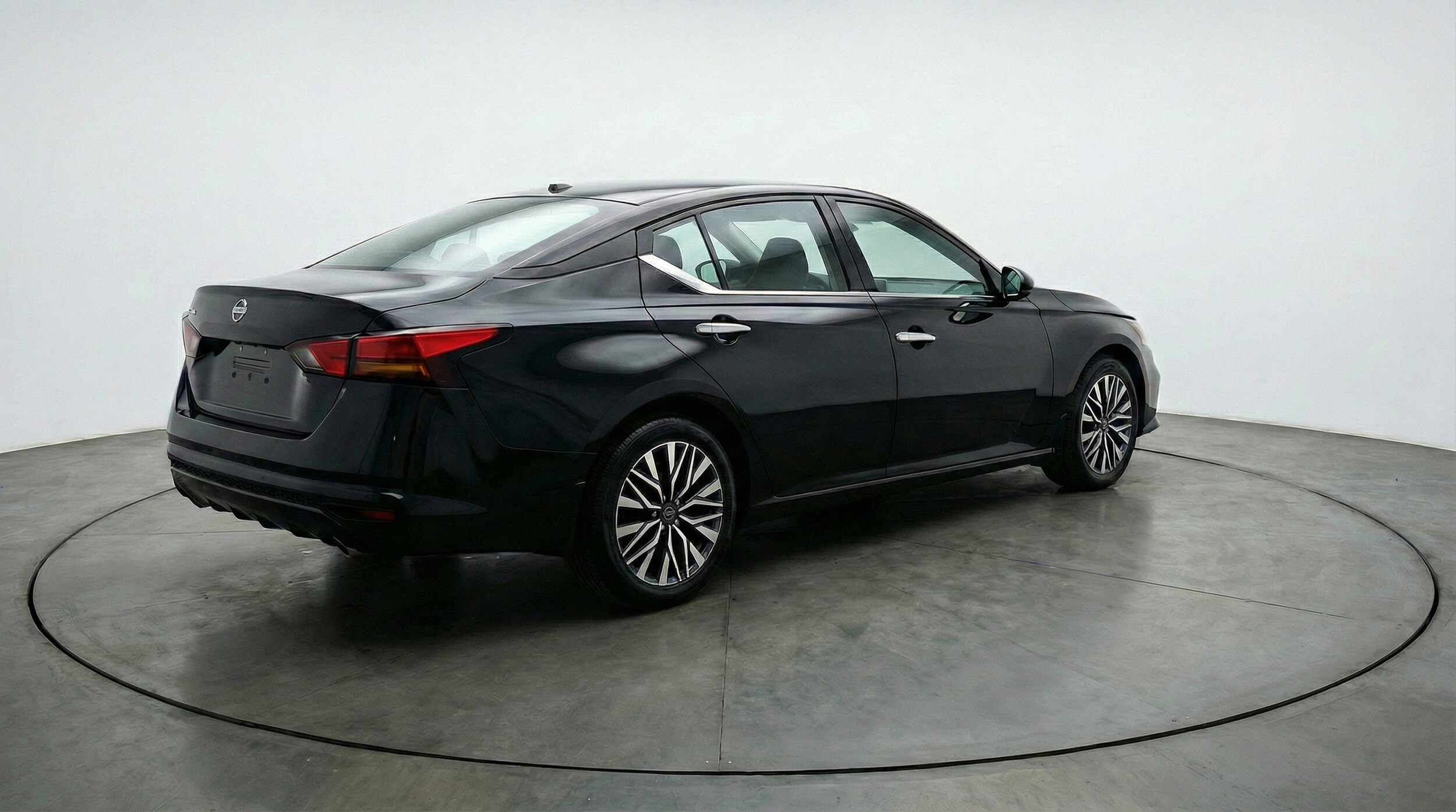 Thumbnail: 2025 Nissan Altima - 9