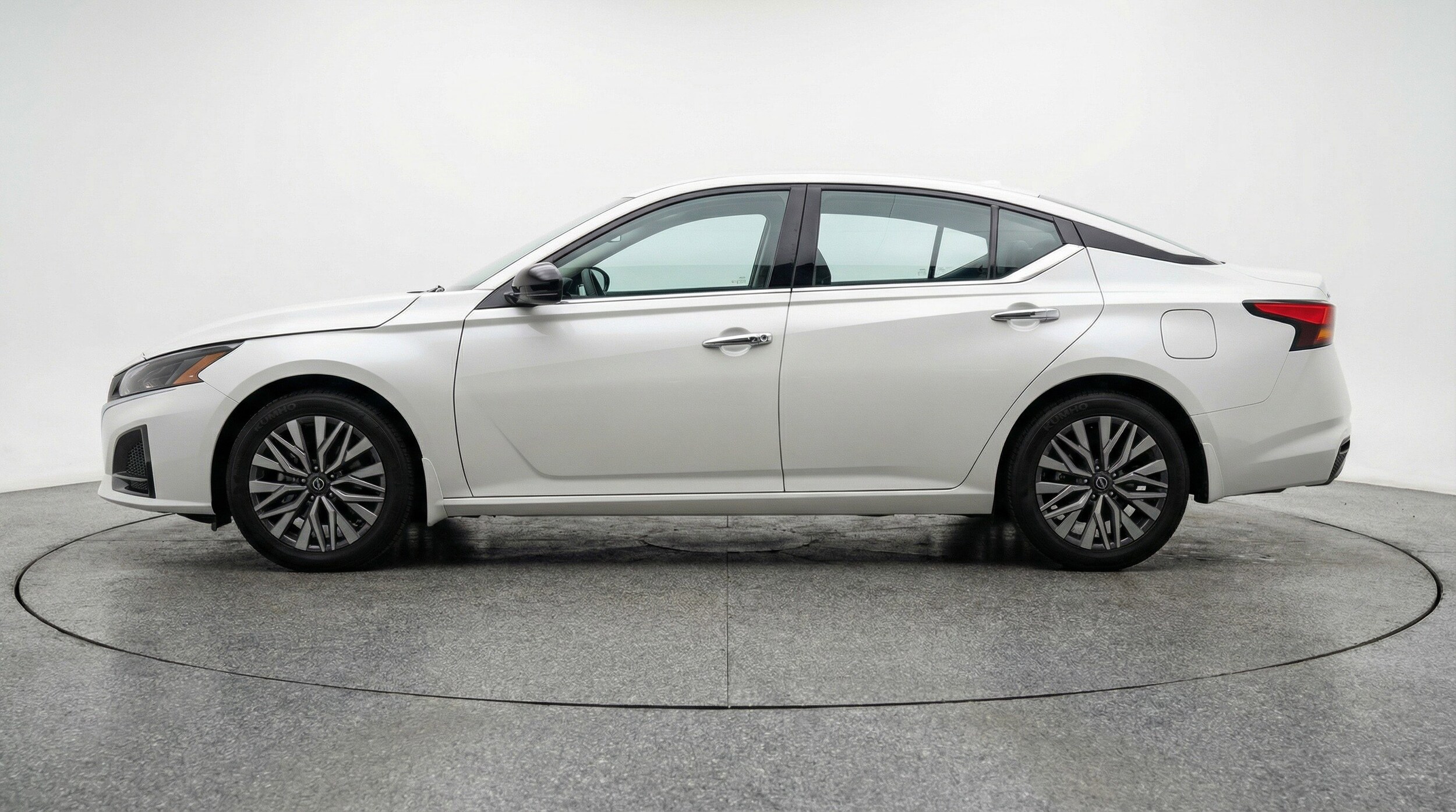 Thumbnail: 2025 Nissan Altima - 5