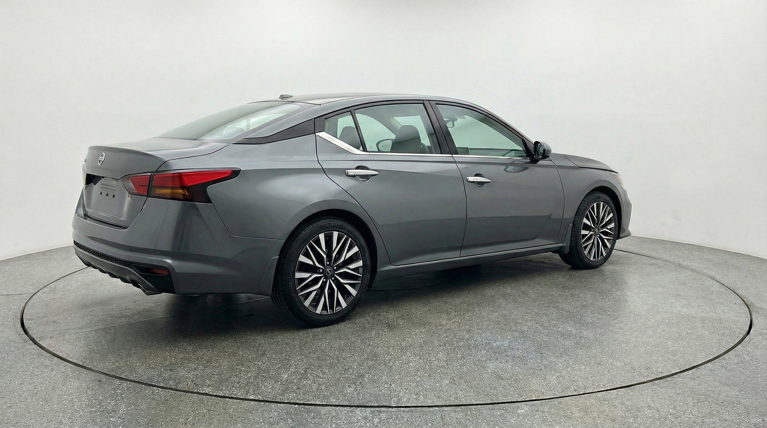 Thumbnail: 2025 Nissan Altima - 9