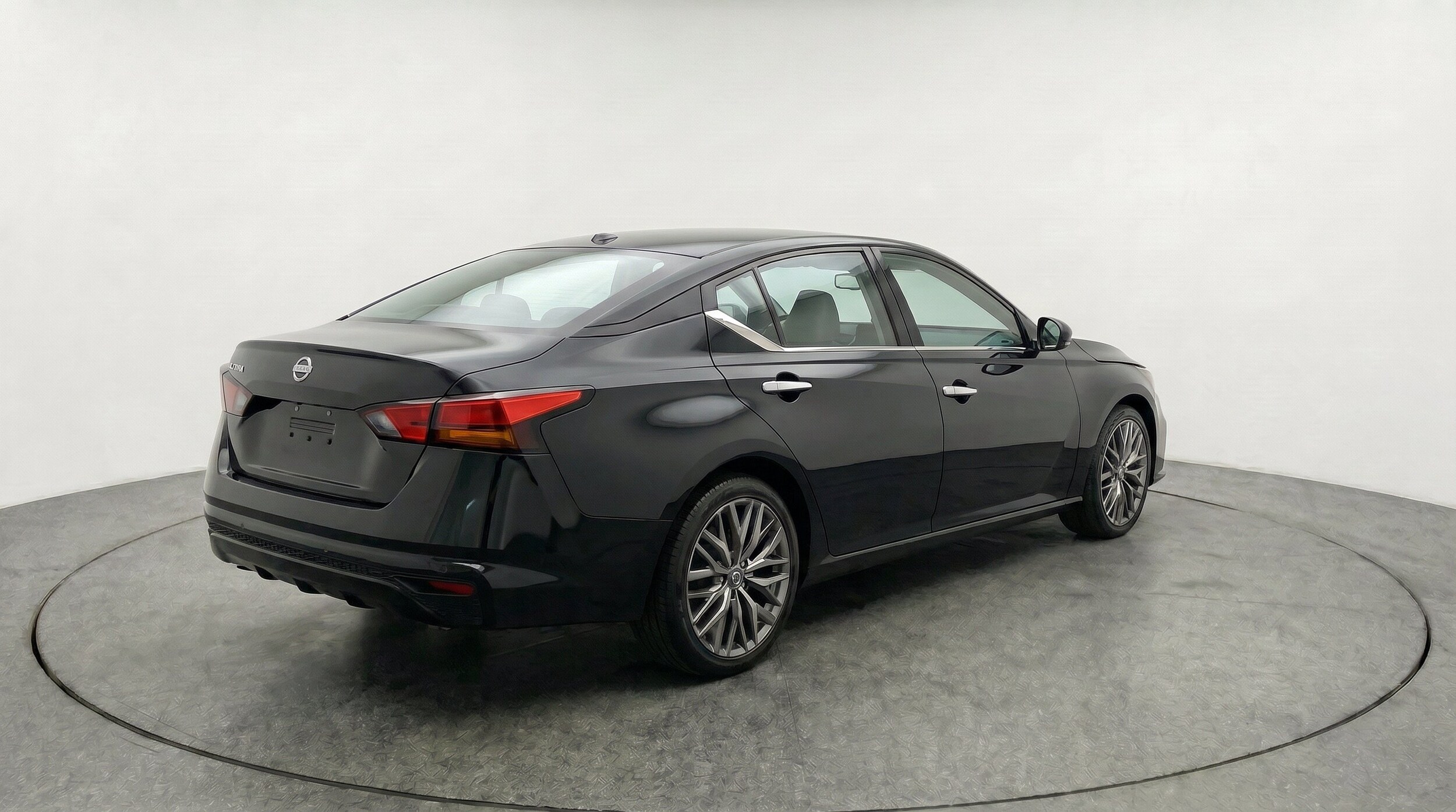Thumbnail: 2025 Nissan Altima - 9