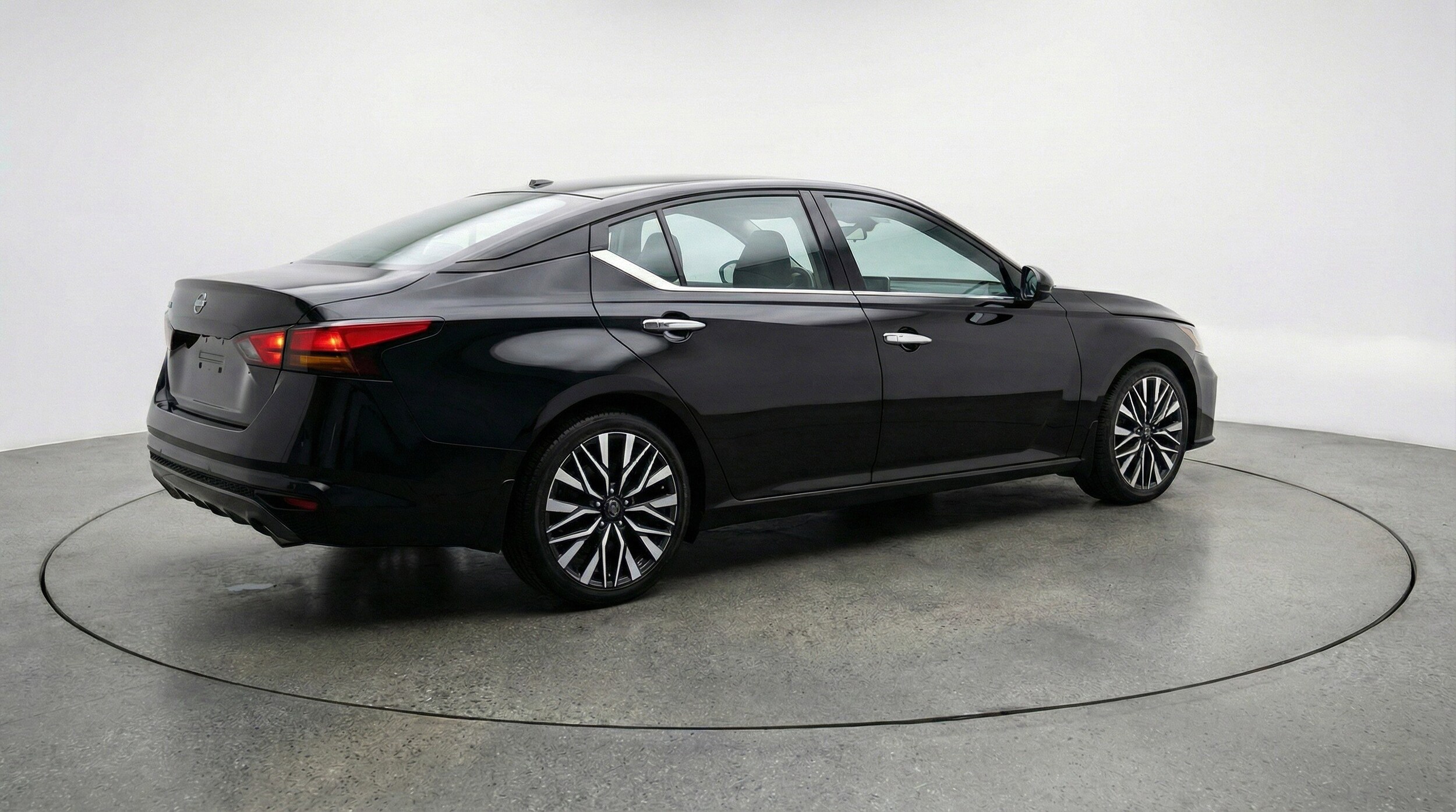 Thumbnail: 2025 Nissan Altima - 9