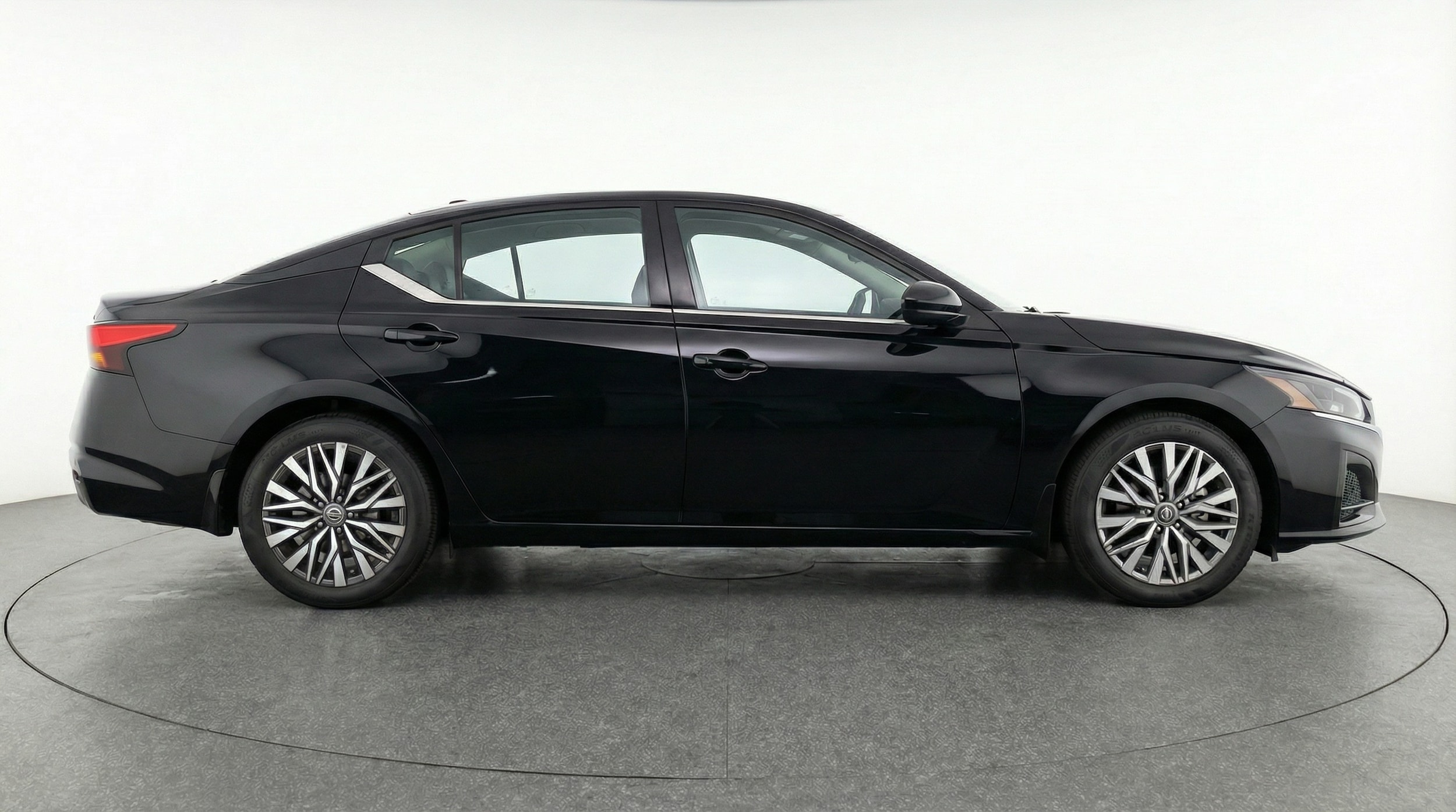 Thumbnail: 2025 Nissan Altima - 8