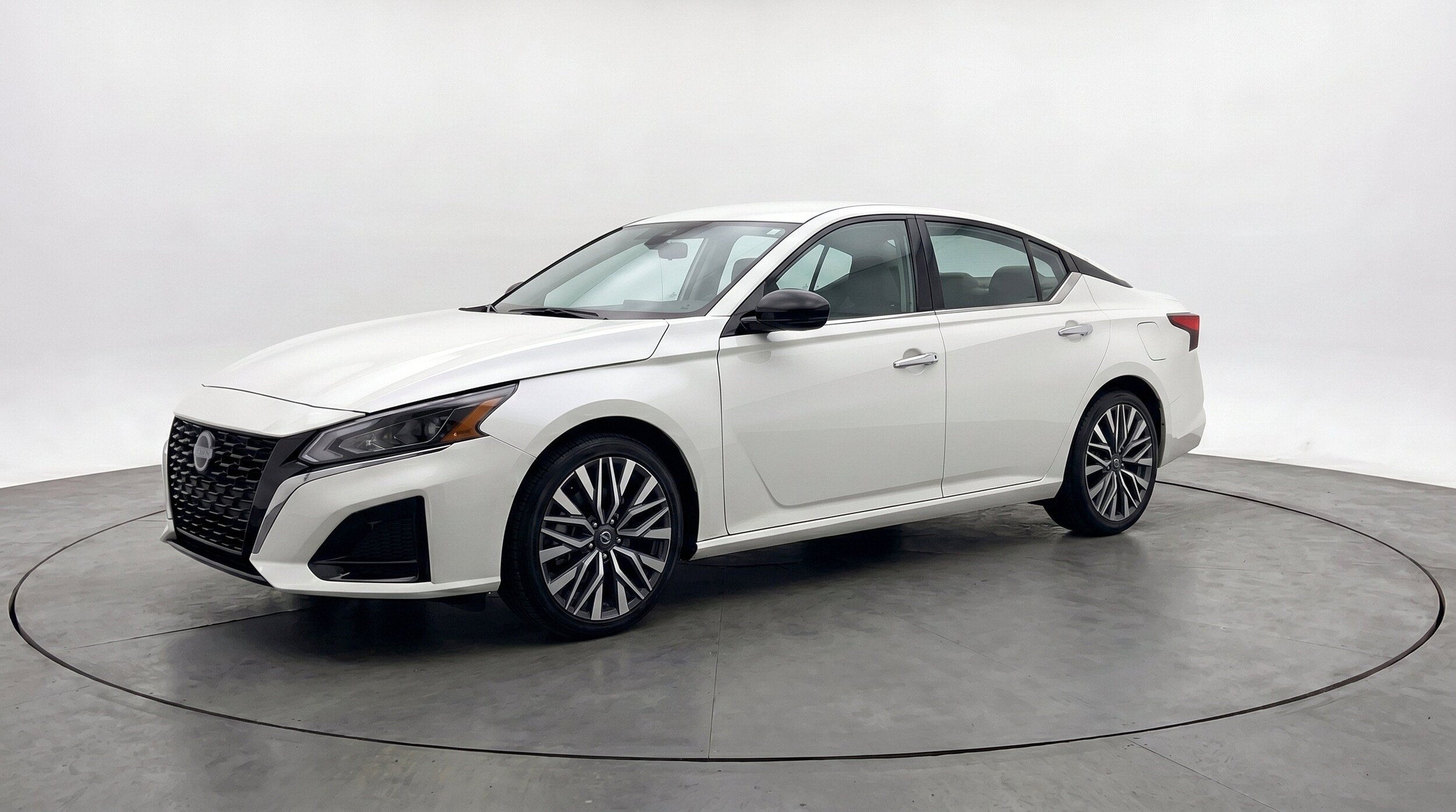 Thumbnail: 2025 Nissan Altima - 3