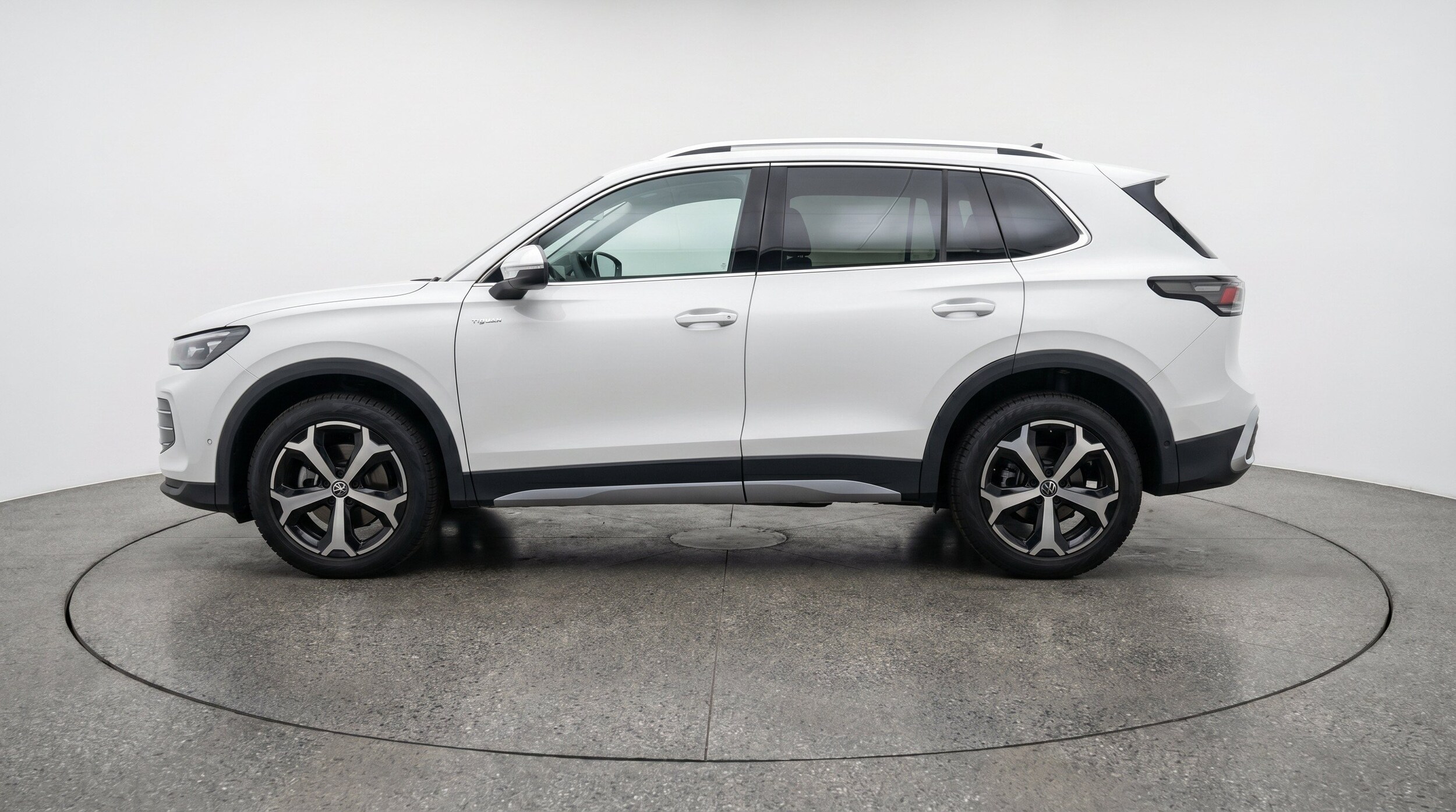 Thumbnail: 2026 Volkswagen Tiguan - 5