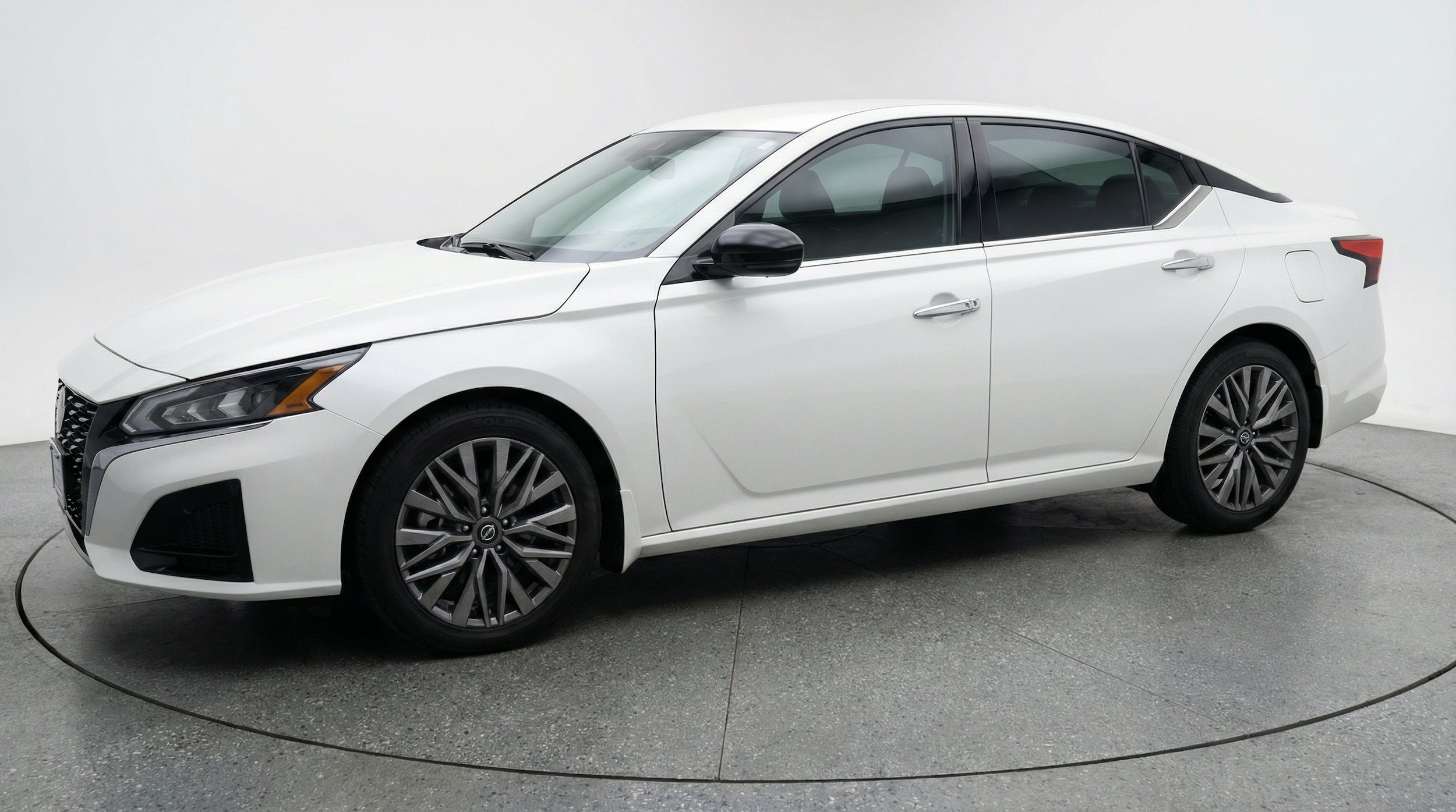 Thumbnail: 2025 Nissan Altima - 3