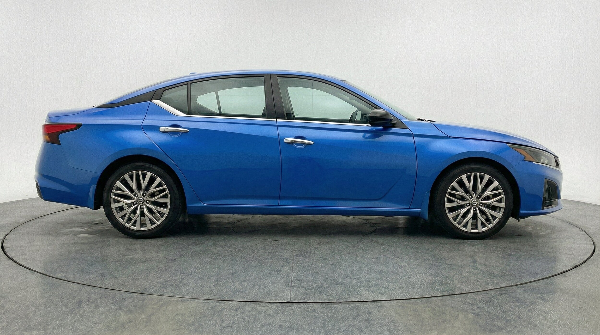 Thumbnail: 2025 Nissan Altima - 11
