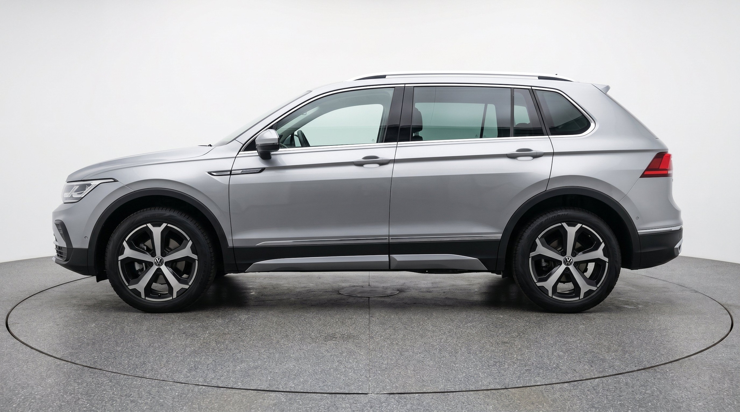 Thumbnail: 2026 Volkswagen Tiguan - 5