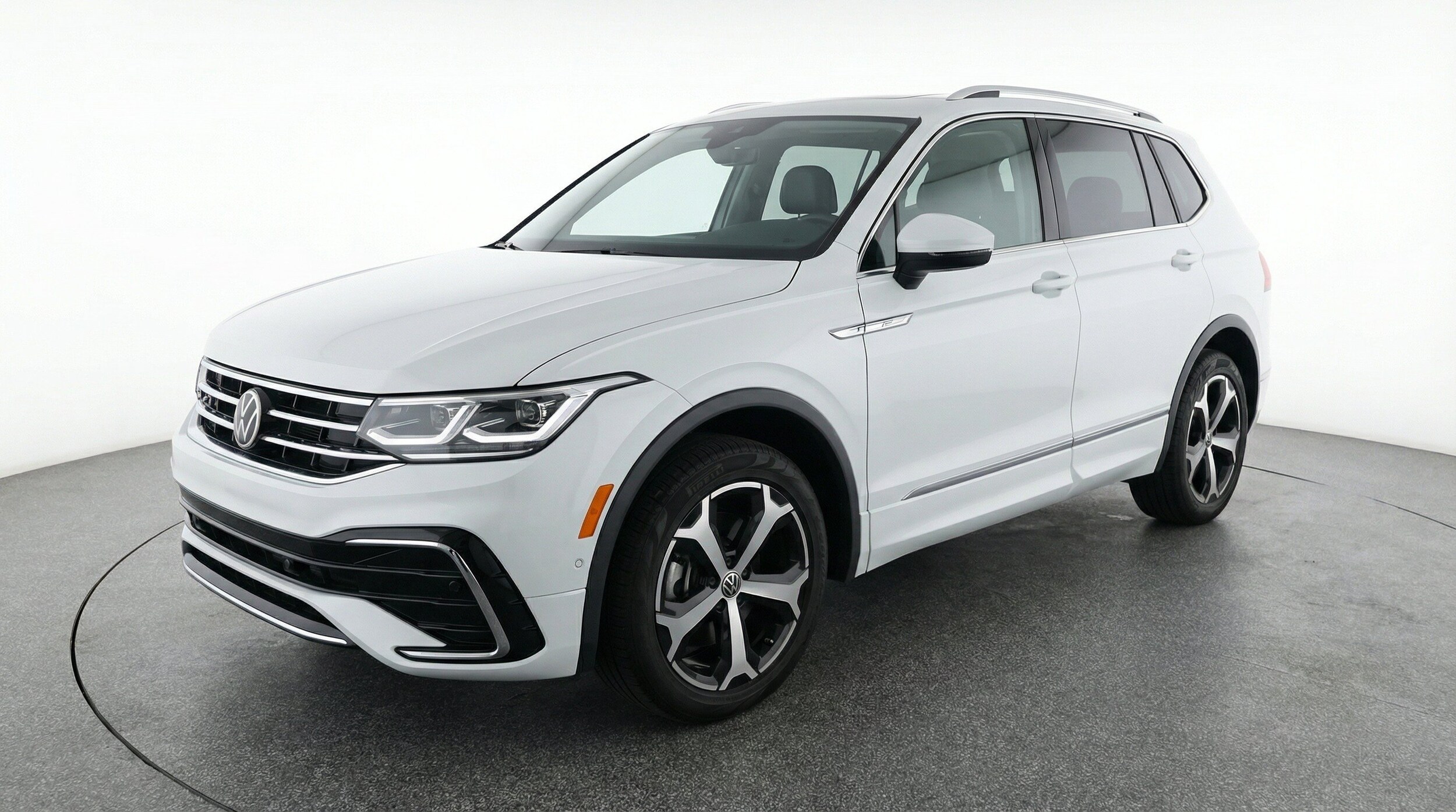 Thumbnail: 2026 Volkswagen Tiguan - 3