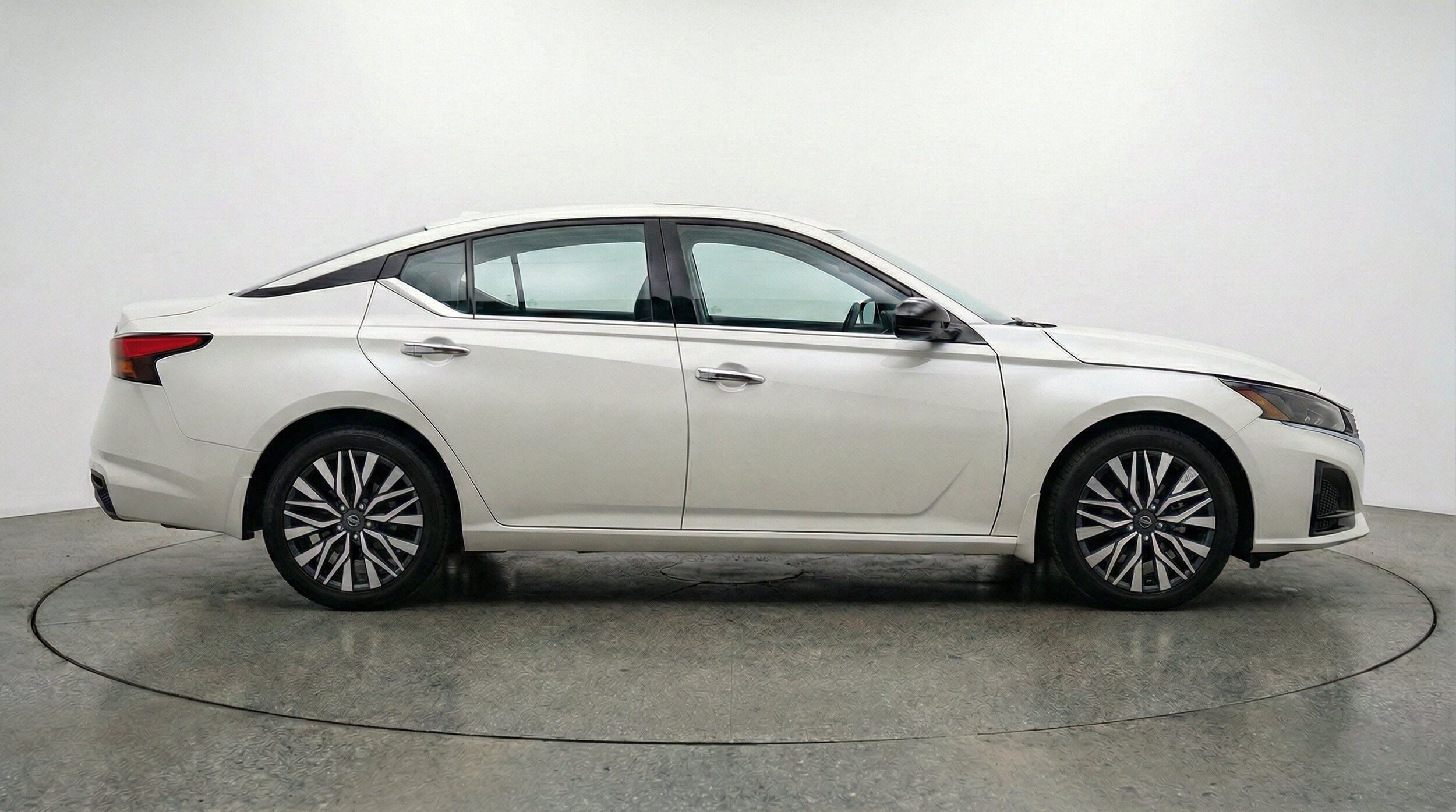 Thumbnail: 2025 Nissan Altima - 10