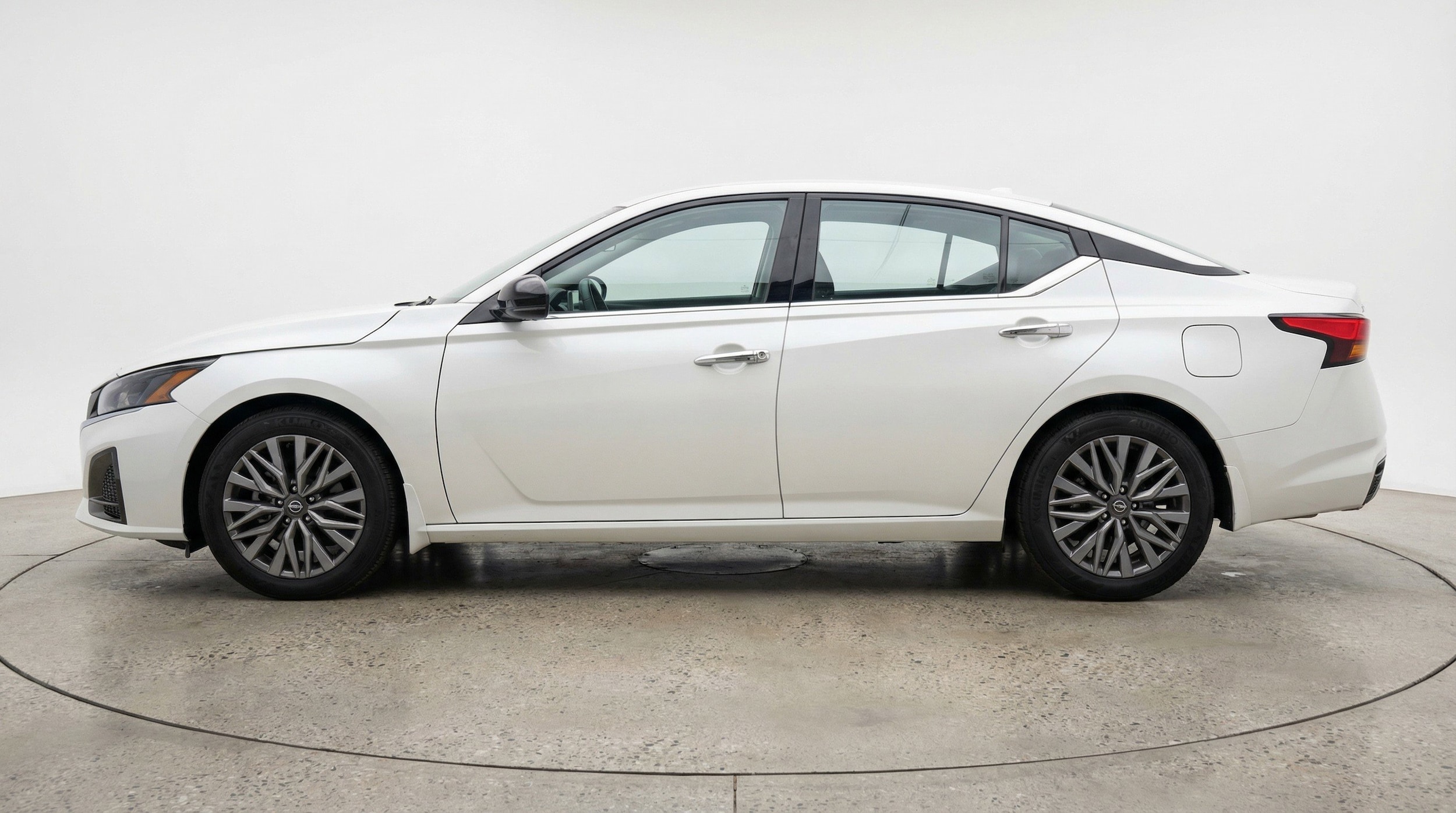 Thumbnail: 2025 Nissan Altima - 5