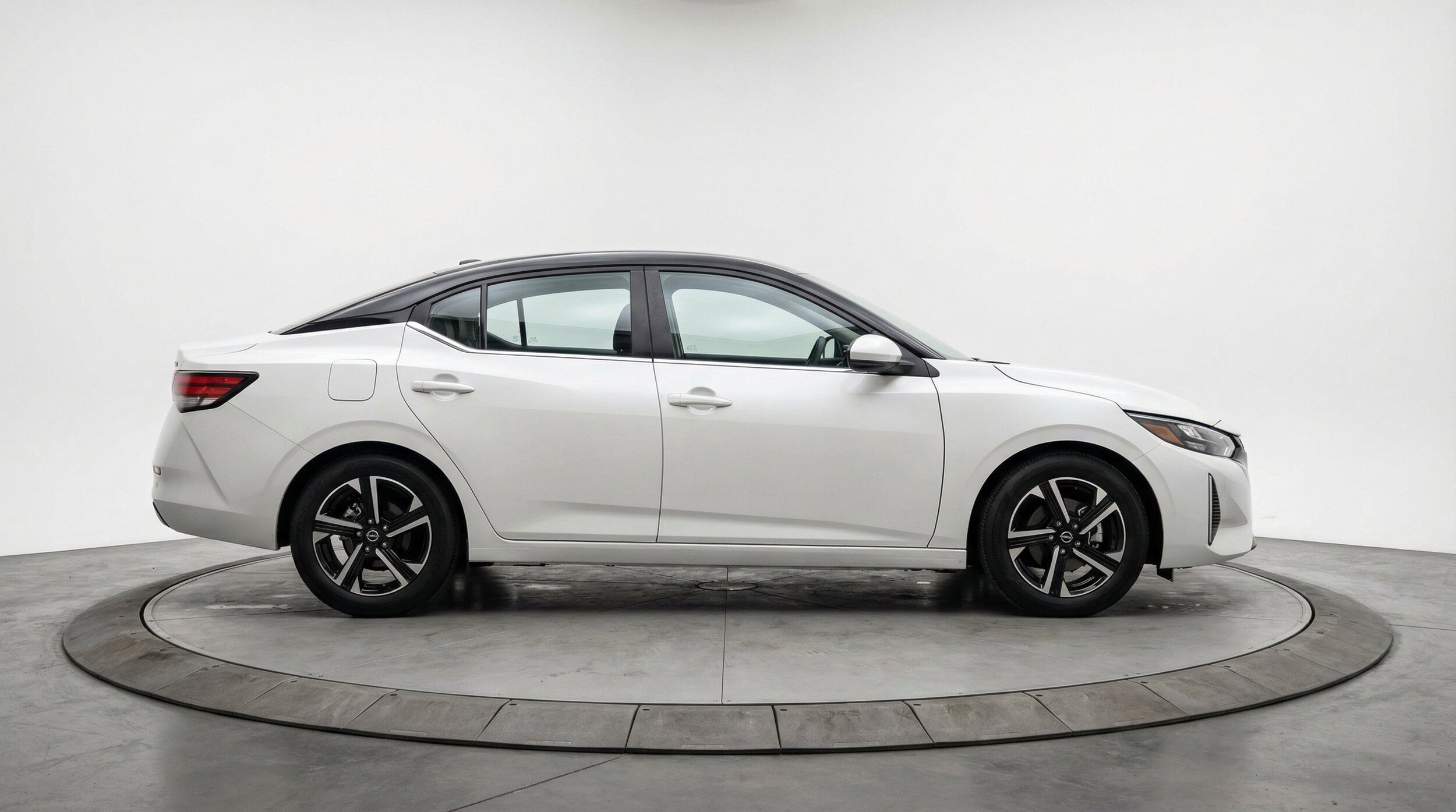 Thumbnail: 2025 Nissan Sentra - 11