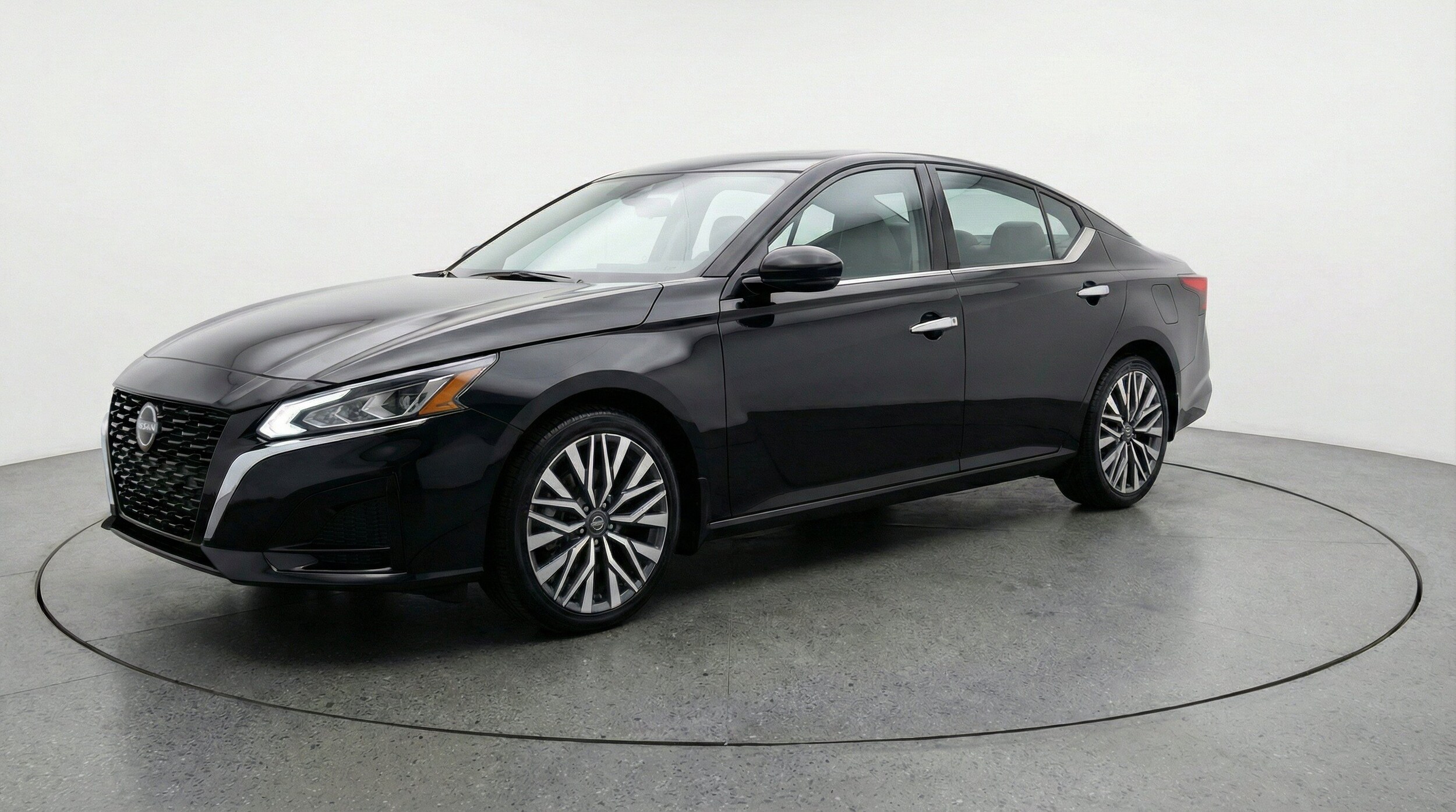 Thumbnail: 2025 Nissan Altima - 3