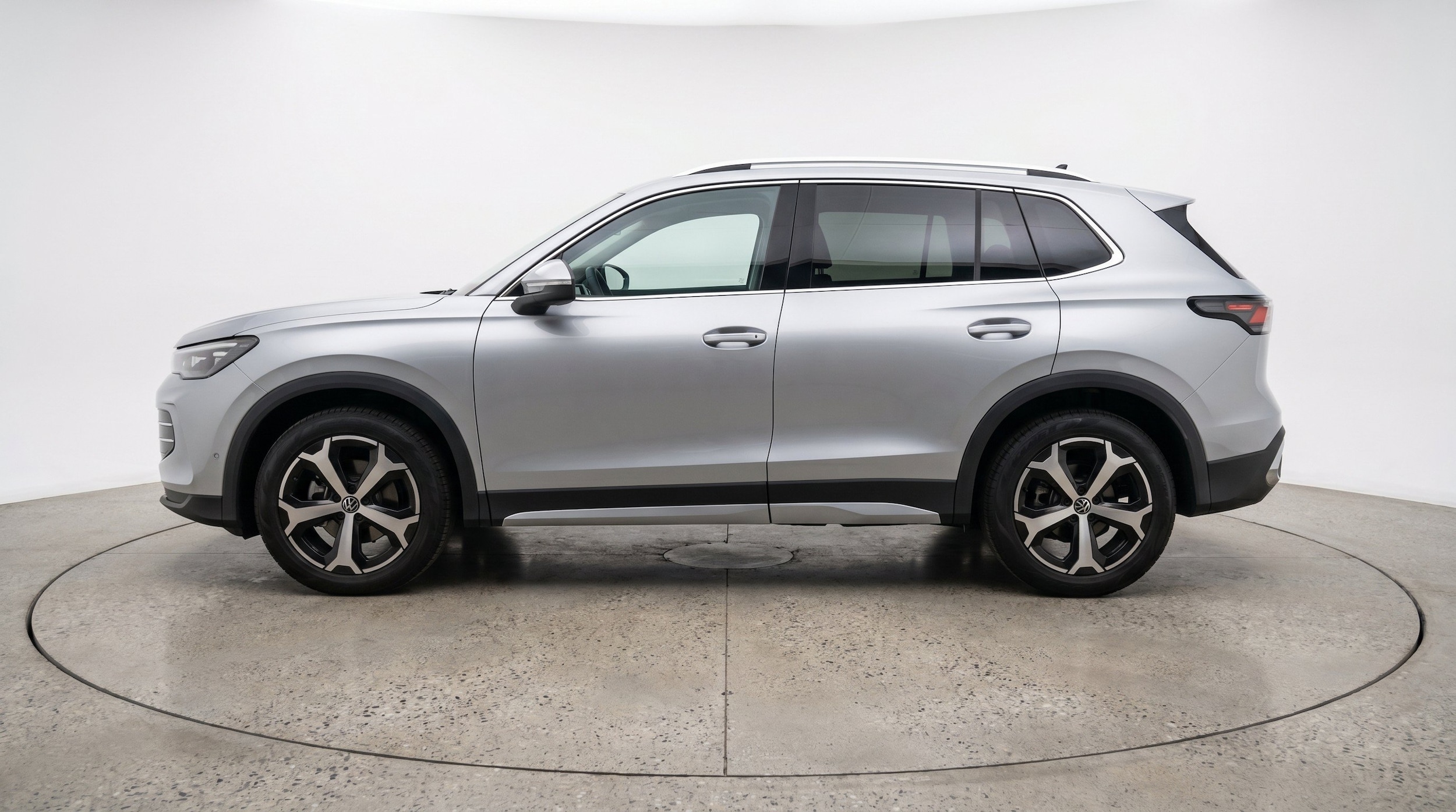 Thumbnail: 2026 Volkswagen Tiguan - 5