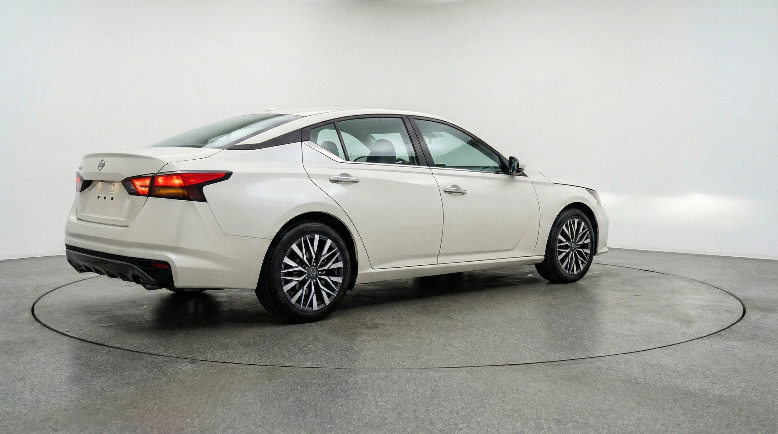 Thumbnail: 2025 Nissan Altima - 9